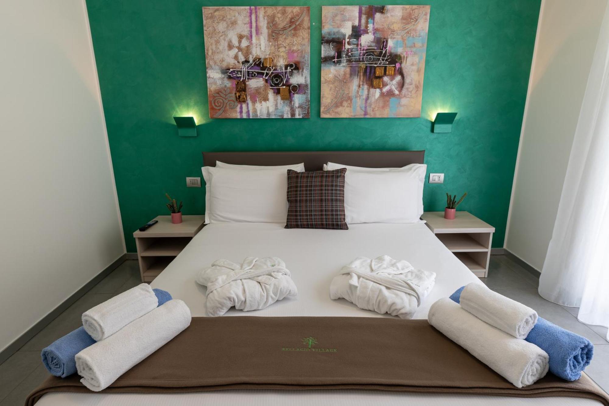 Bellagio Village Residence-seasonal Warm Pool&sauna Aparthotel