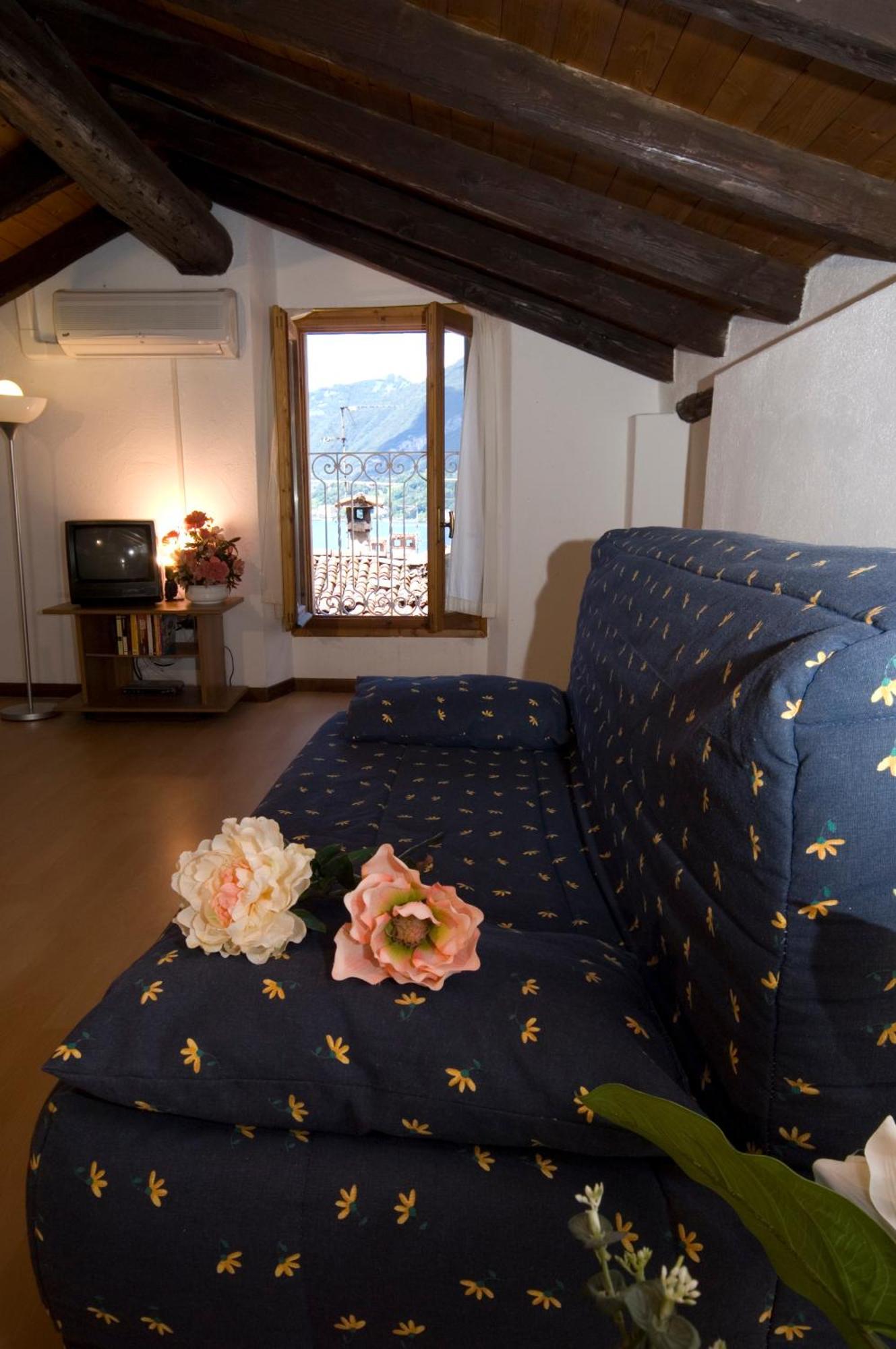 Apartment Centre *