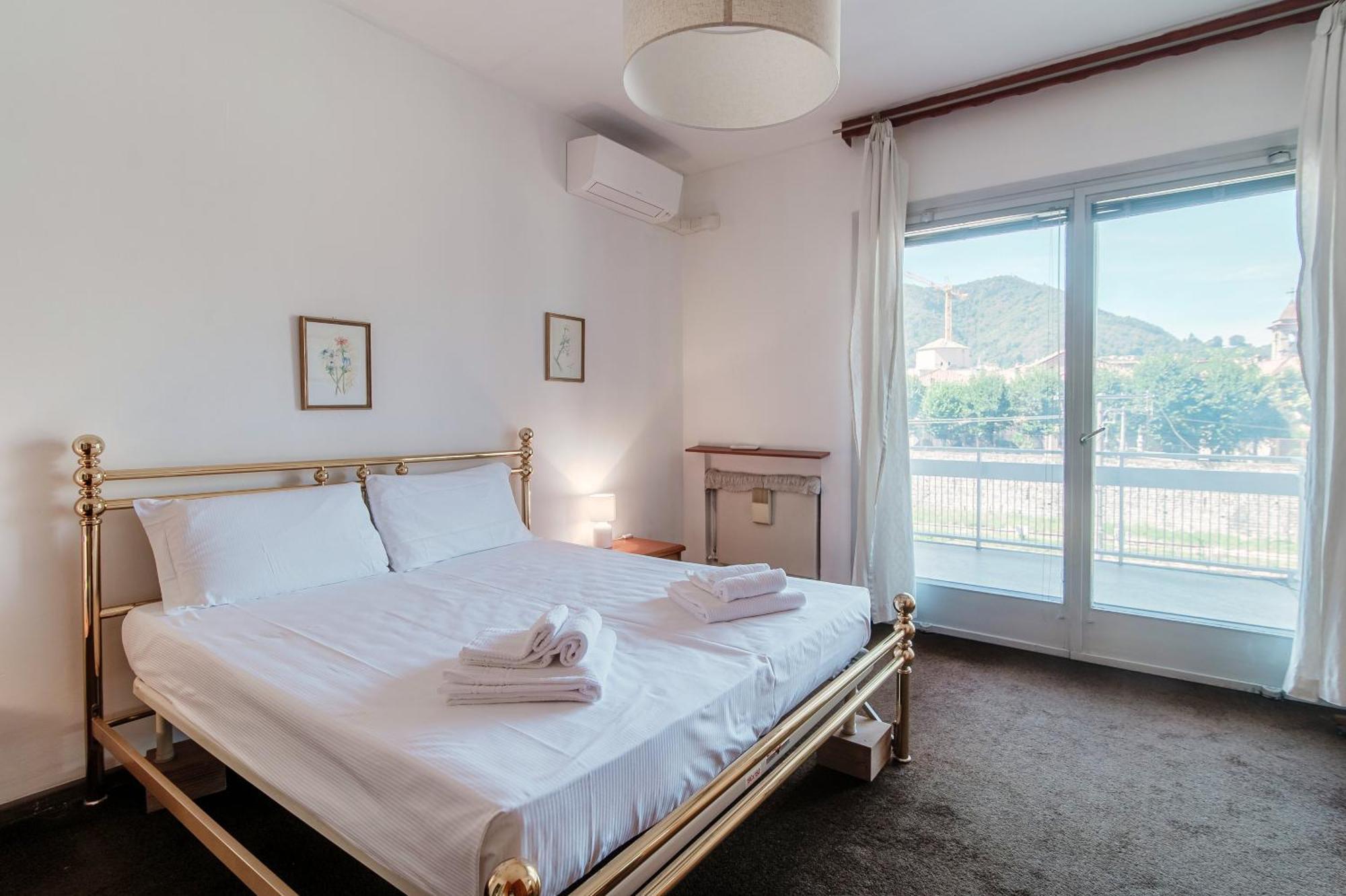 Apartment Casa Vincentina Con Parcheggio Privato 6 Posti Letto Como