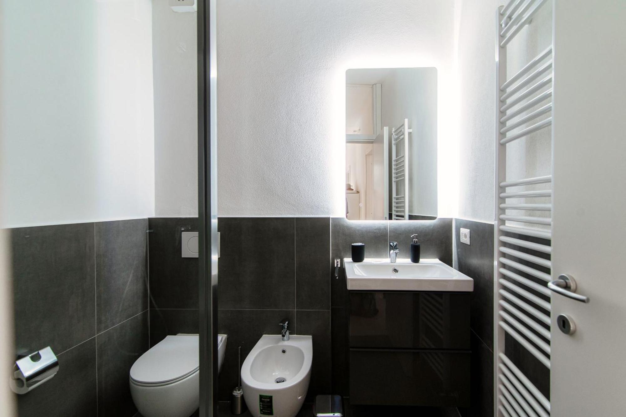 Apartment Giuliny Lovely Flat - The House Of Travelers