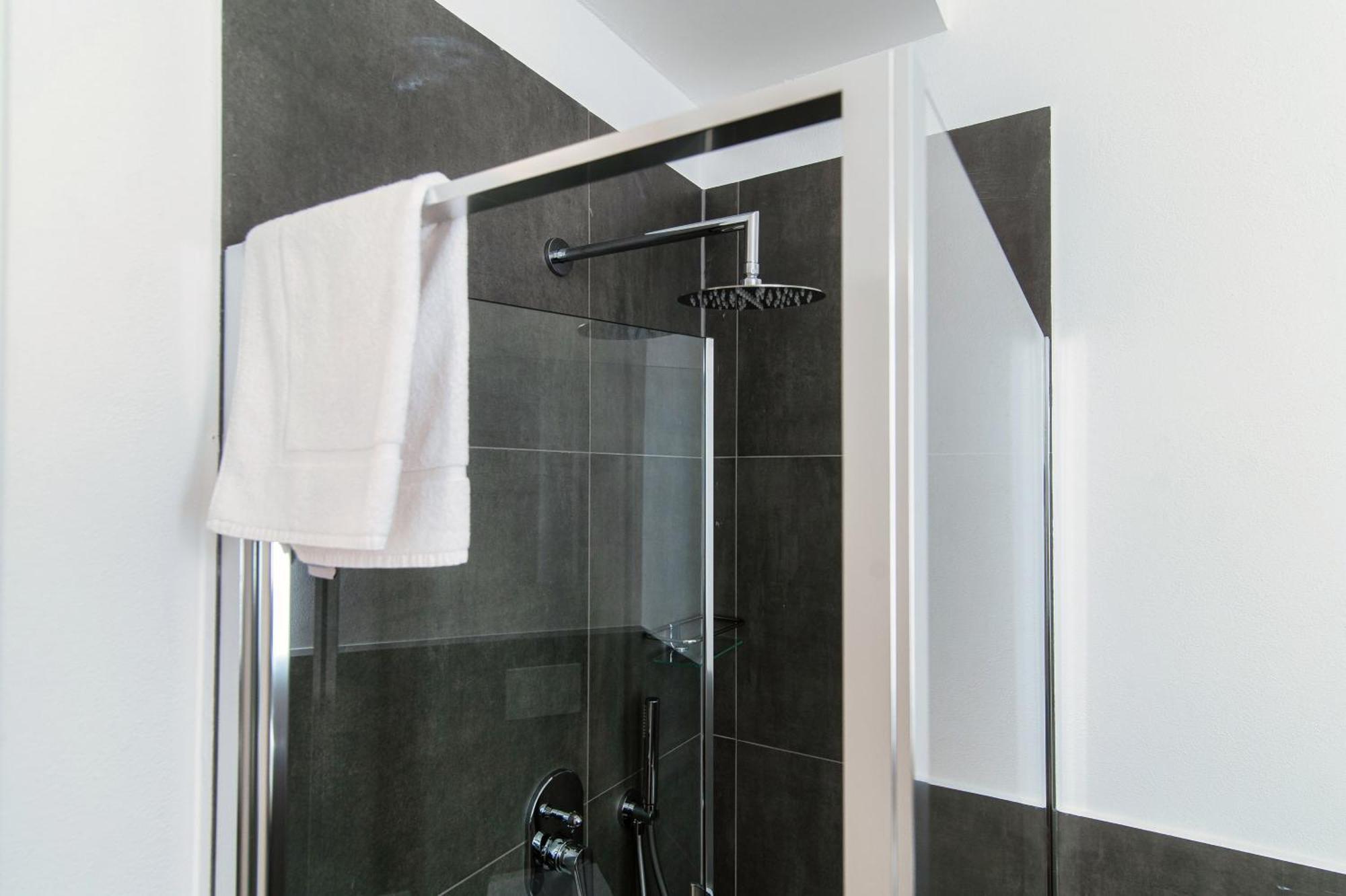 Apartment Giuliny Lovely Flat - The House Of Travelers