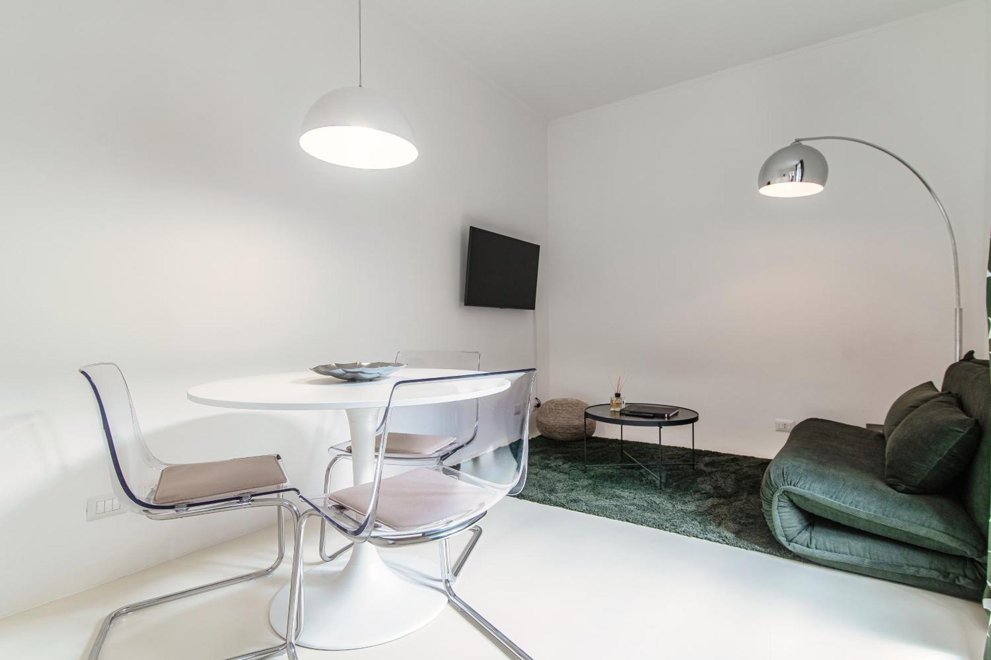 Apartment Giuliny Lovely Flat - The House Of Travelers Como
