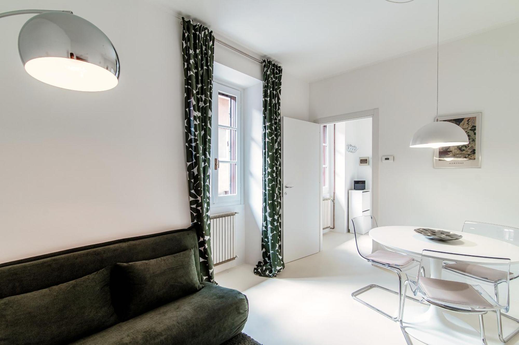 Apartment Giuliny Lovely Flat - The House Of Travelers Como