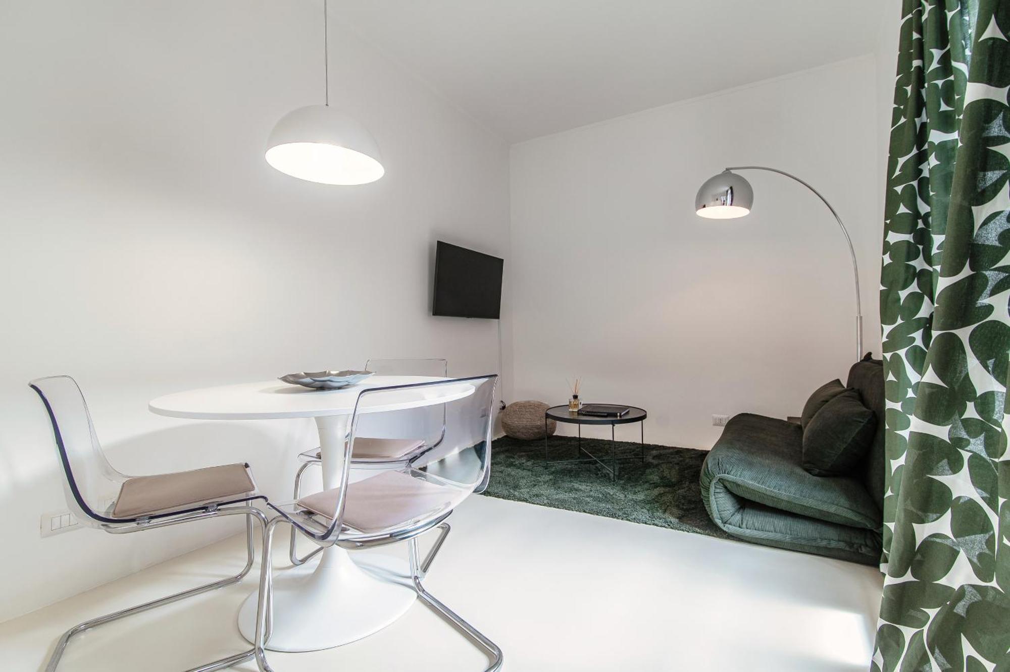 Apartment Giuliny Lovely Flat - The House Of Travelers