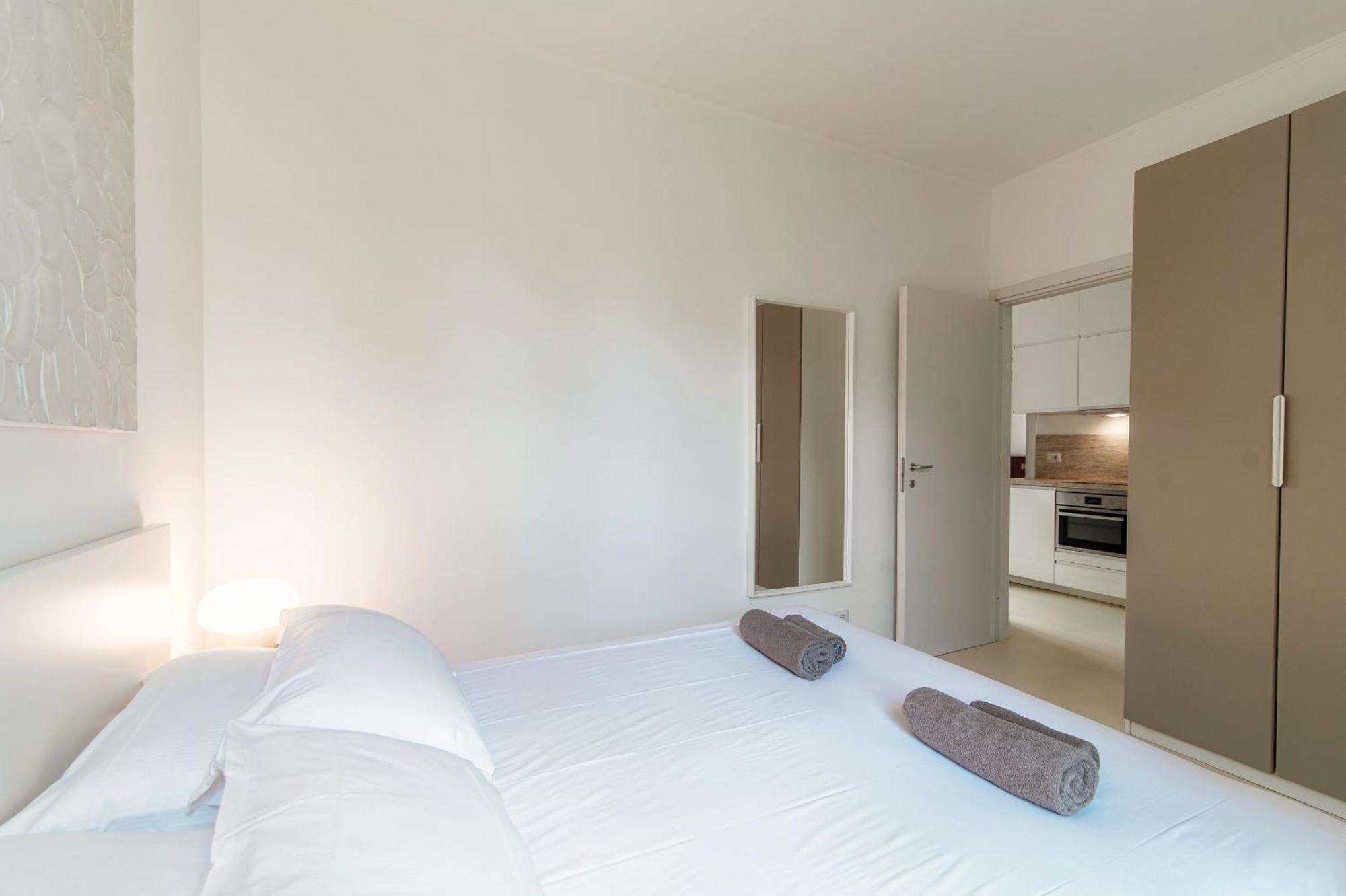 Apartment Giuliny Lovely Flat - The House Of Travelers