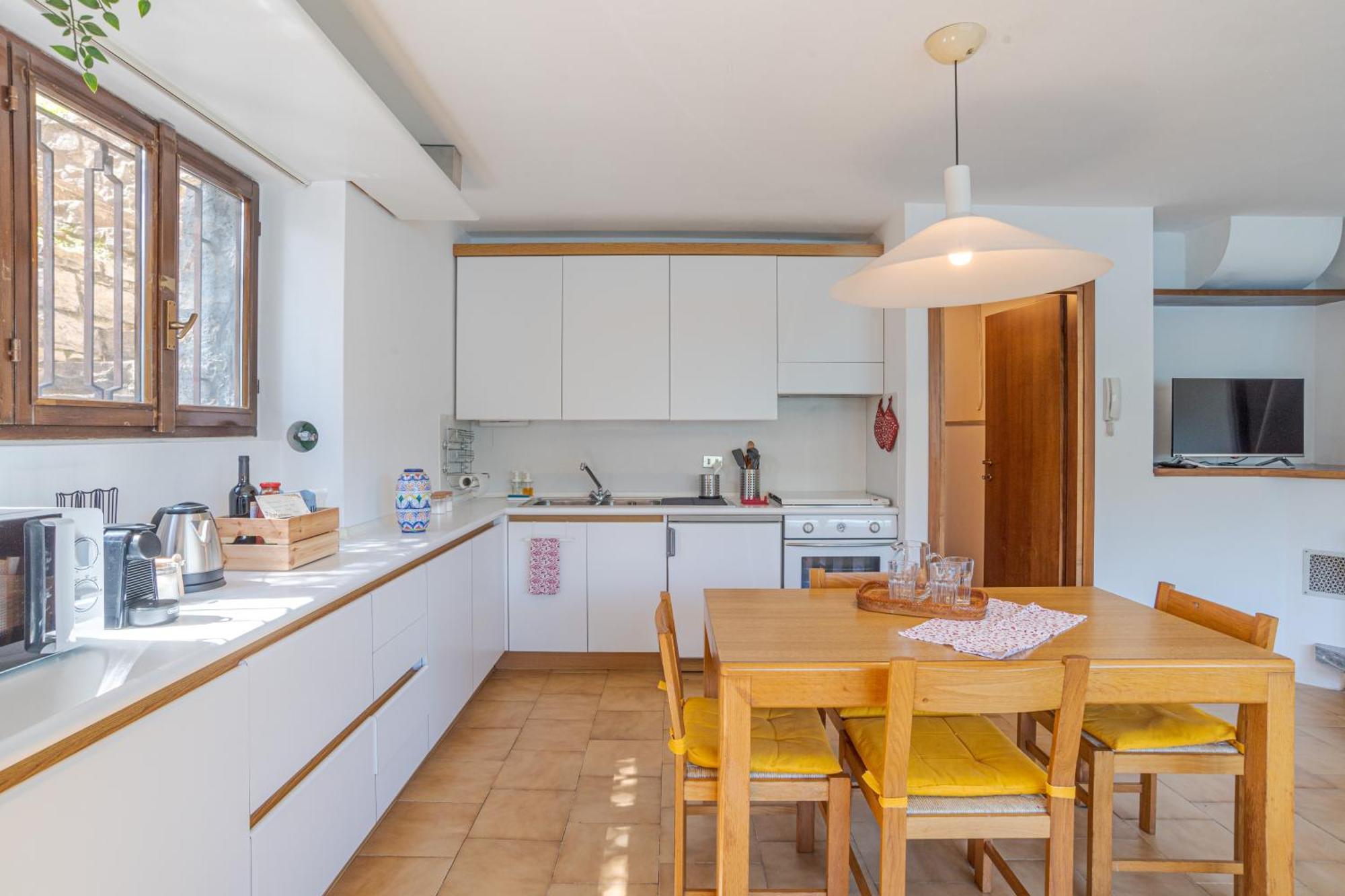 Limonta- Primula! Access To The Lake! Apartment