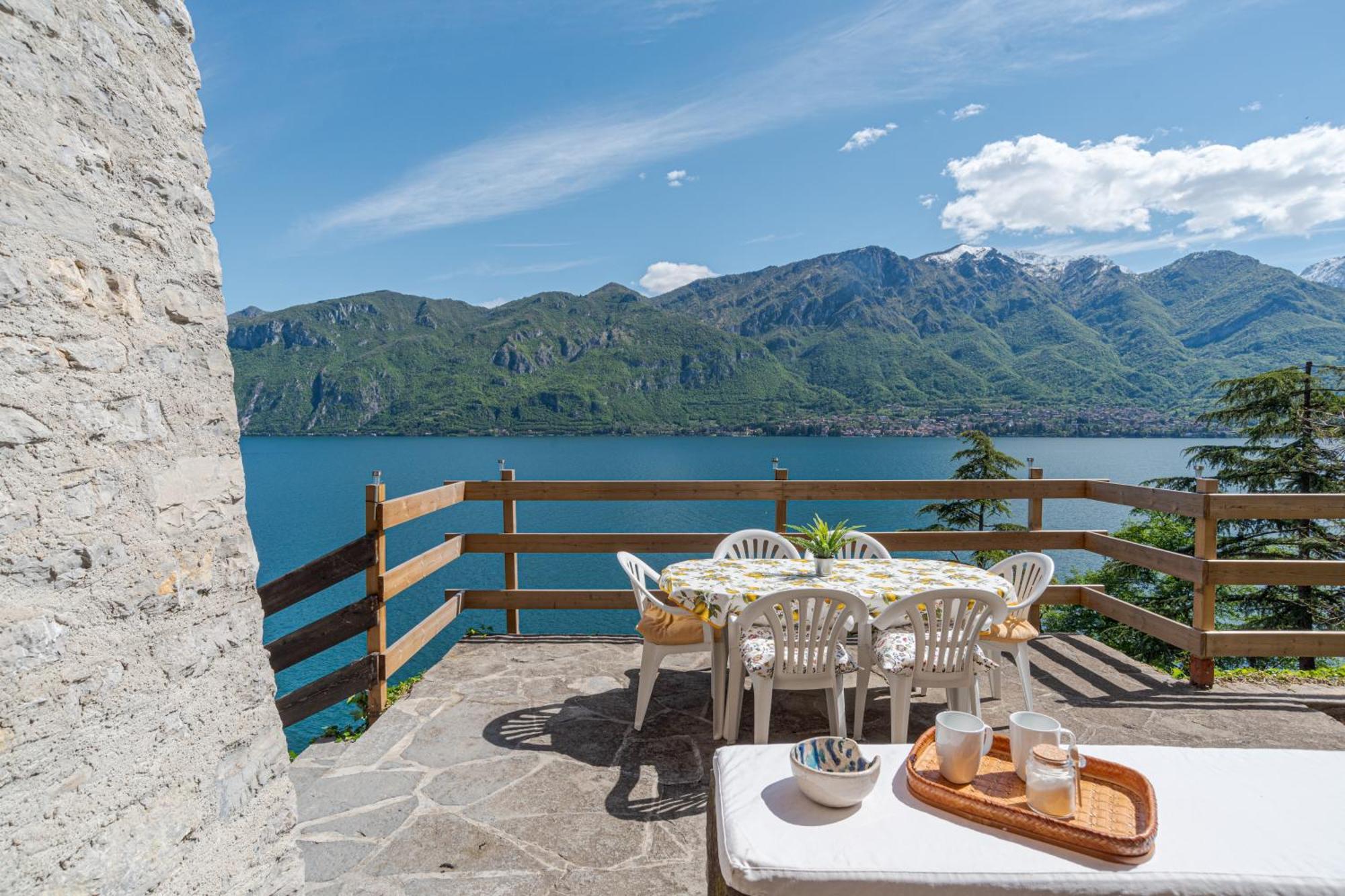Limonta- Primula! Access To The Lake! Apartment