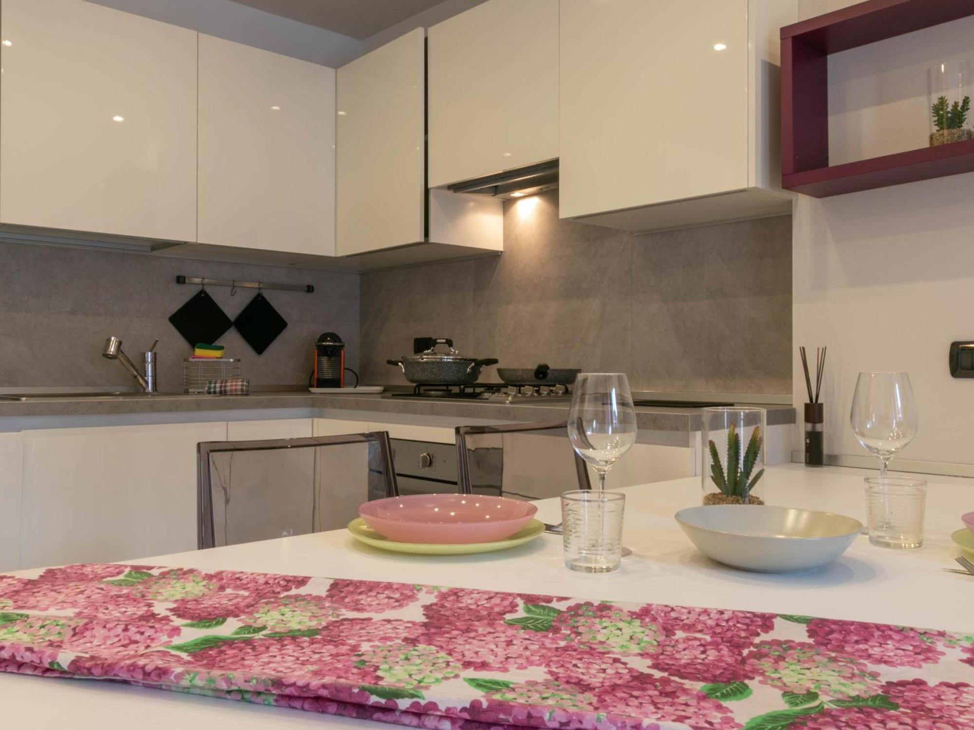 Welcomely - Violet House & Garden Apartment Lecco
