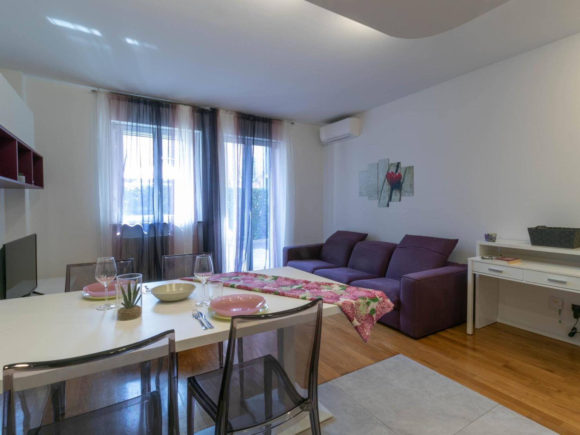 Apartment Welcomely - Violet House & Garden Lecco