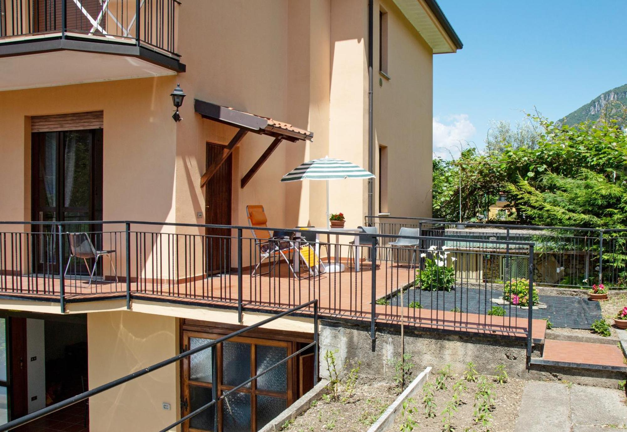 Apartment Jasmine Lilla - In With Terrace Lierna