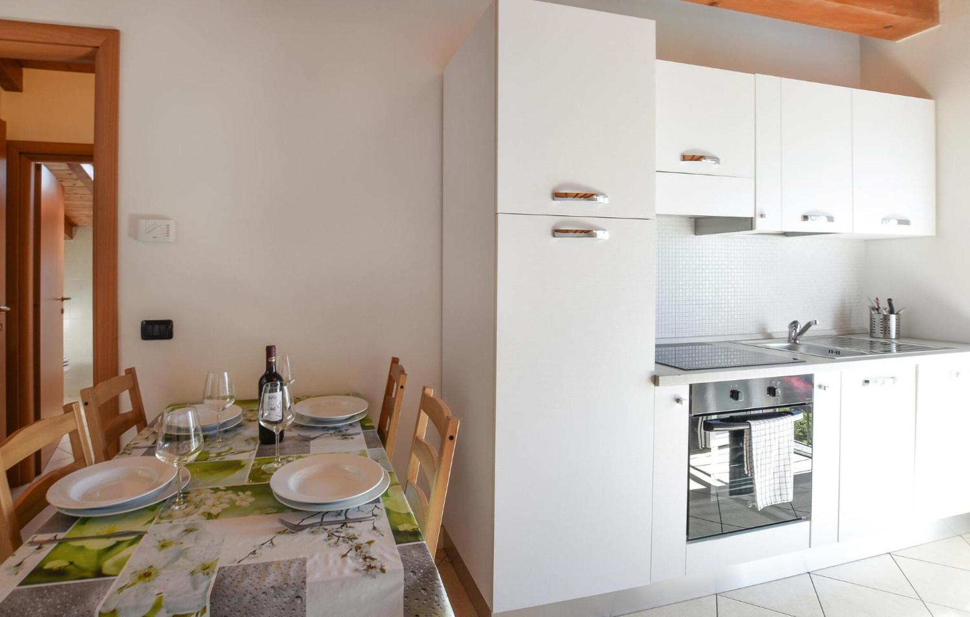 Cozy In With Kitchen Apartment