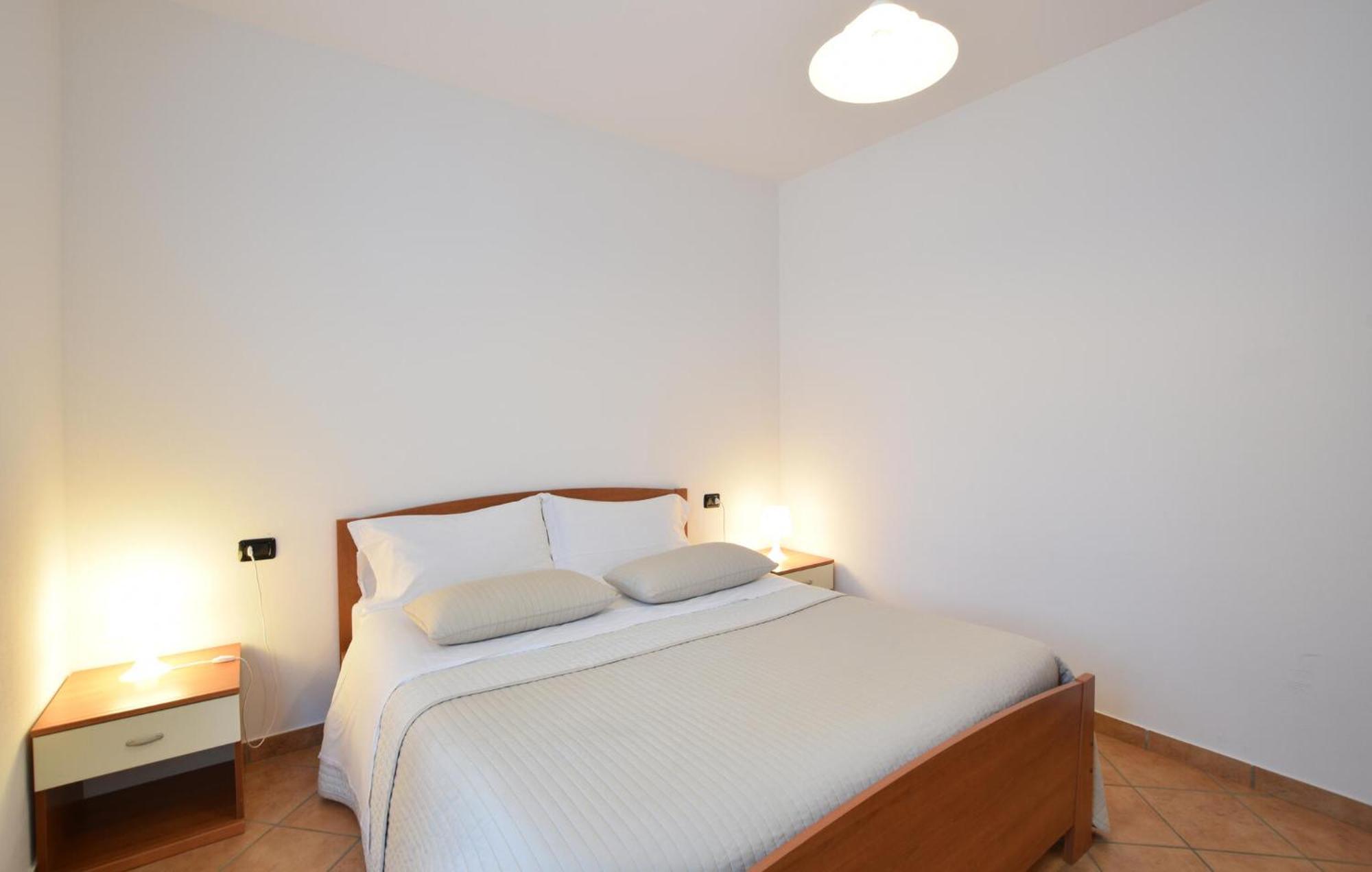 Amazing In With Kitchen Apartment *