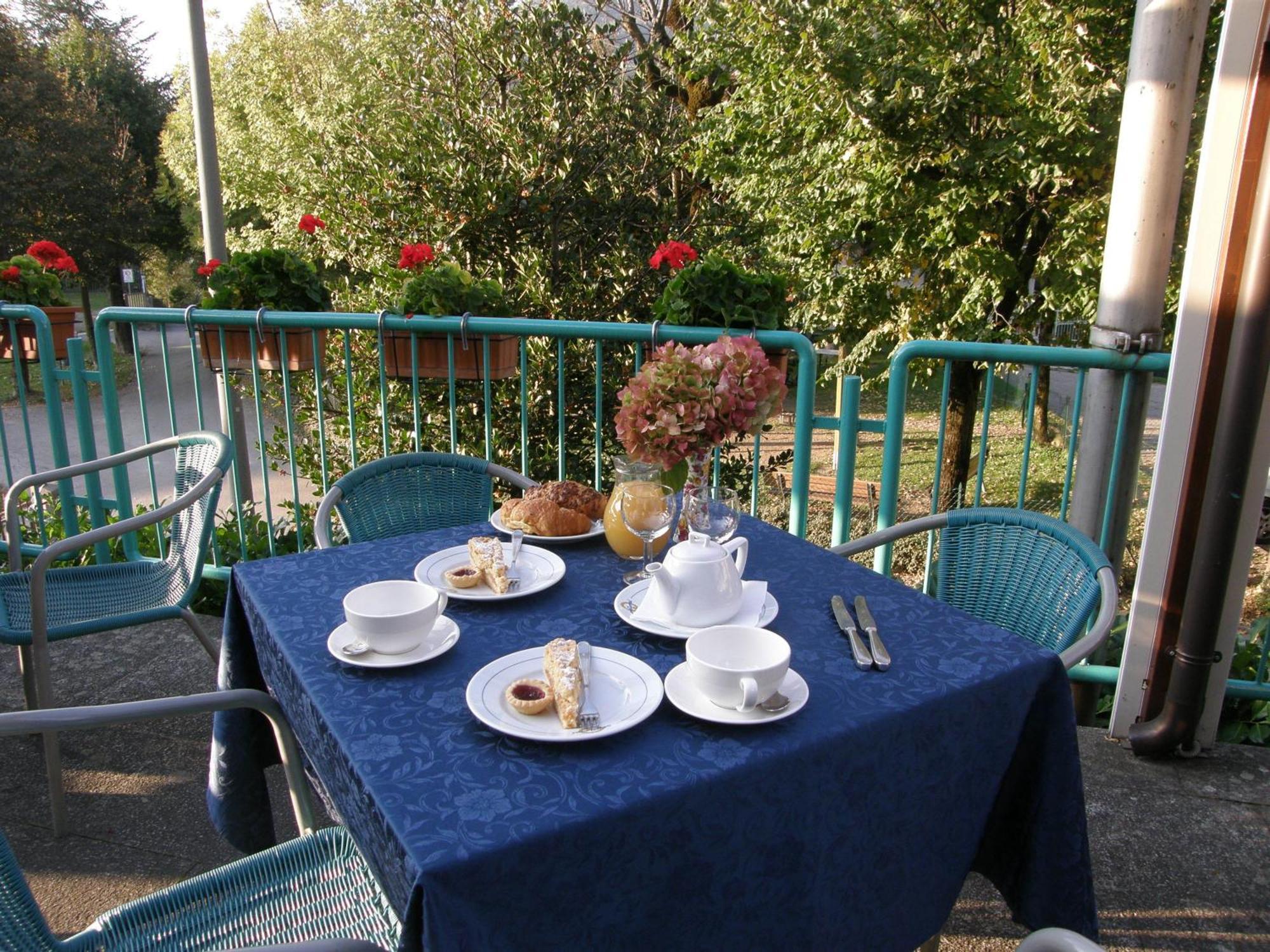 National Hotel 2*