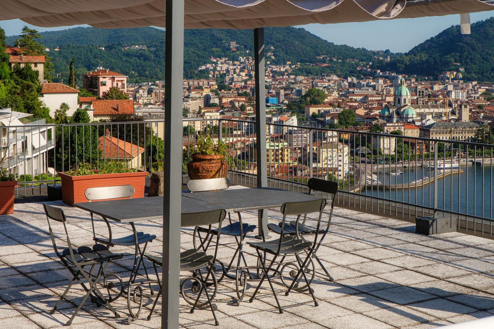 Unbelievable View - The House Of Travelers
