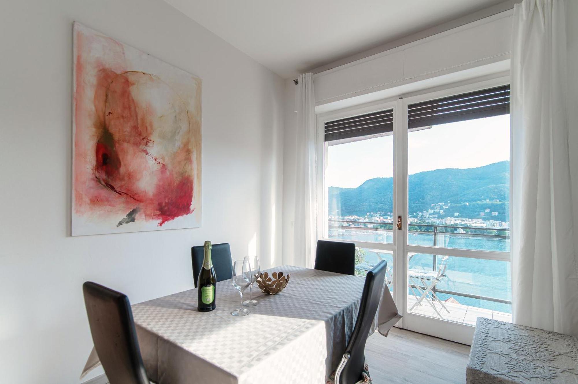 Window Flat - The House Of Travelers Como