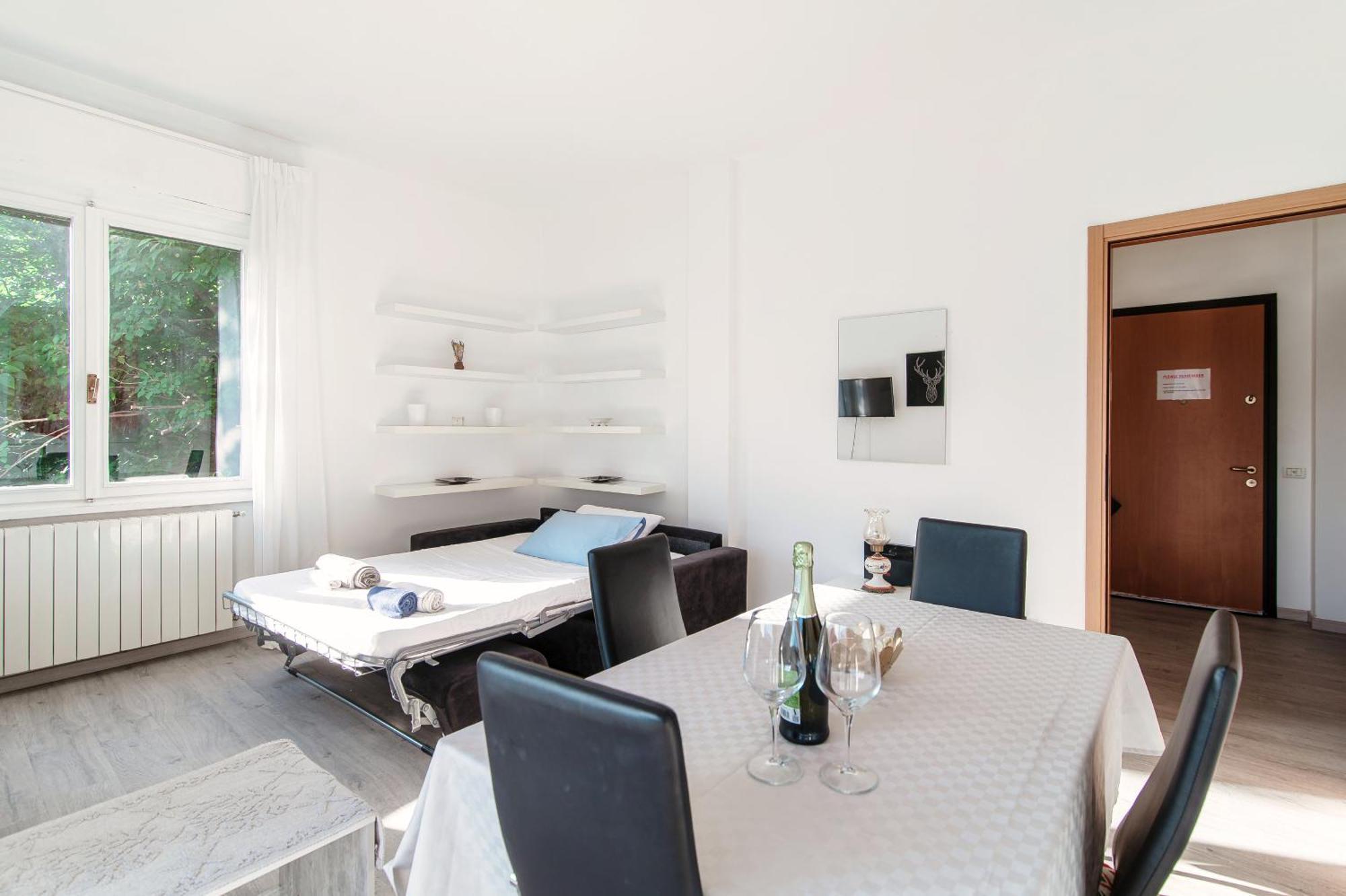 Apartment Window Flat - The House Of Travelers Como