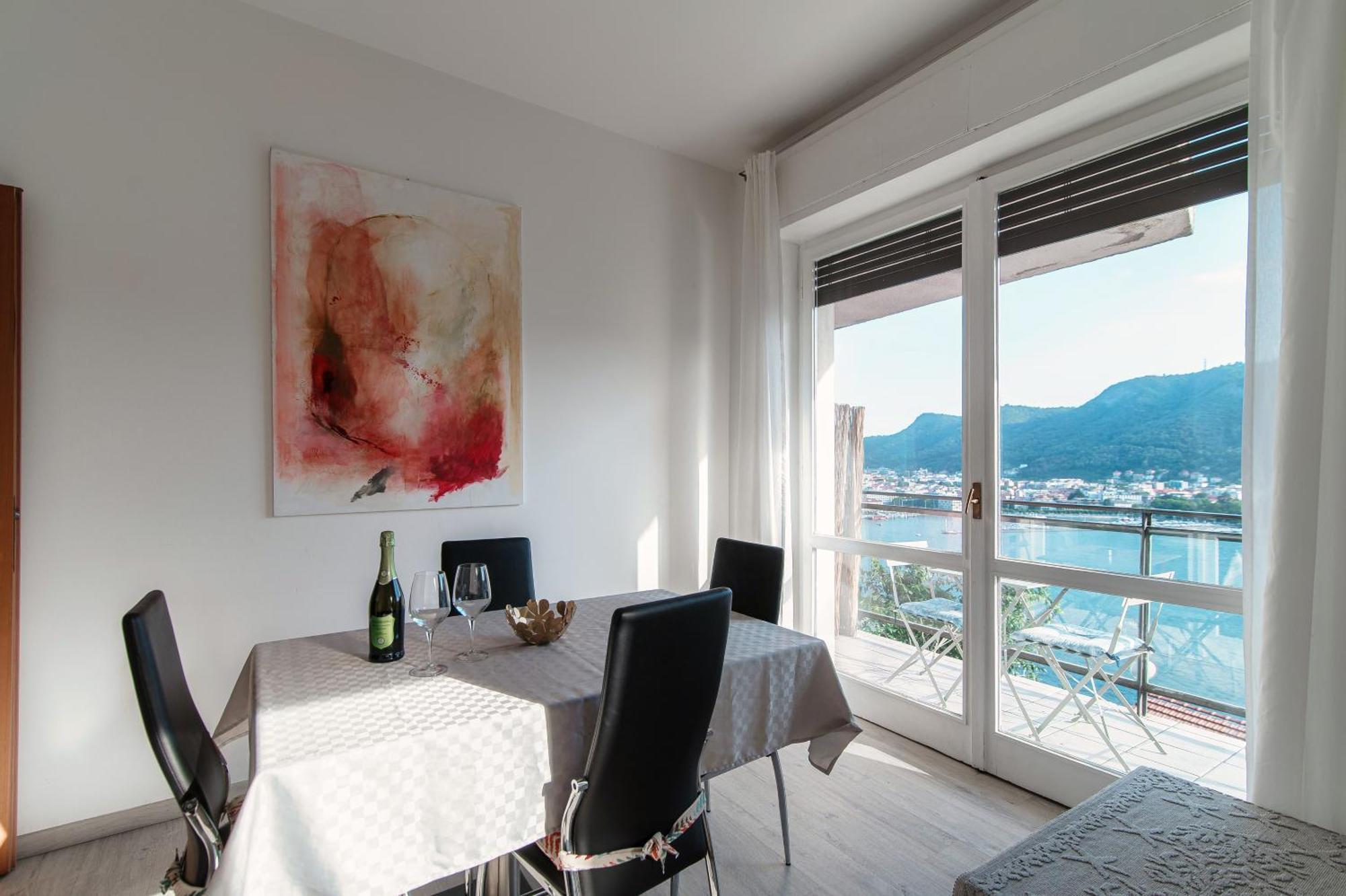 Apartment Window Flat - The House Of Travelers Como