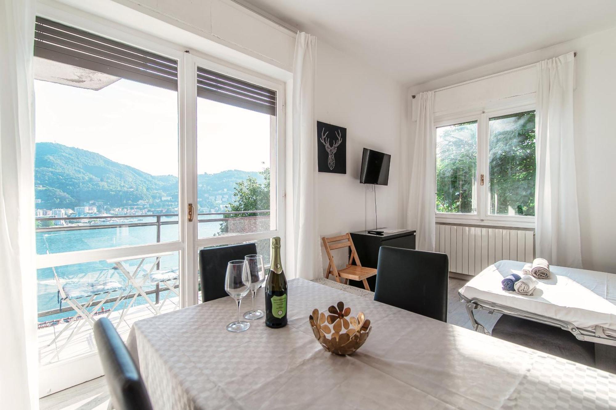 Window Flat - The House Of Travelers * Como