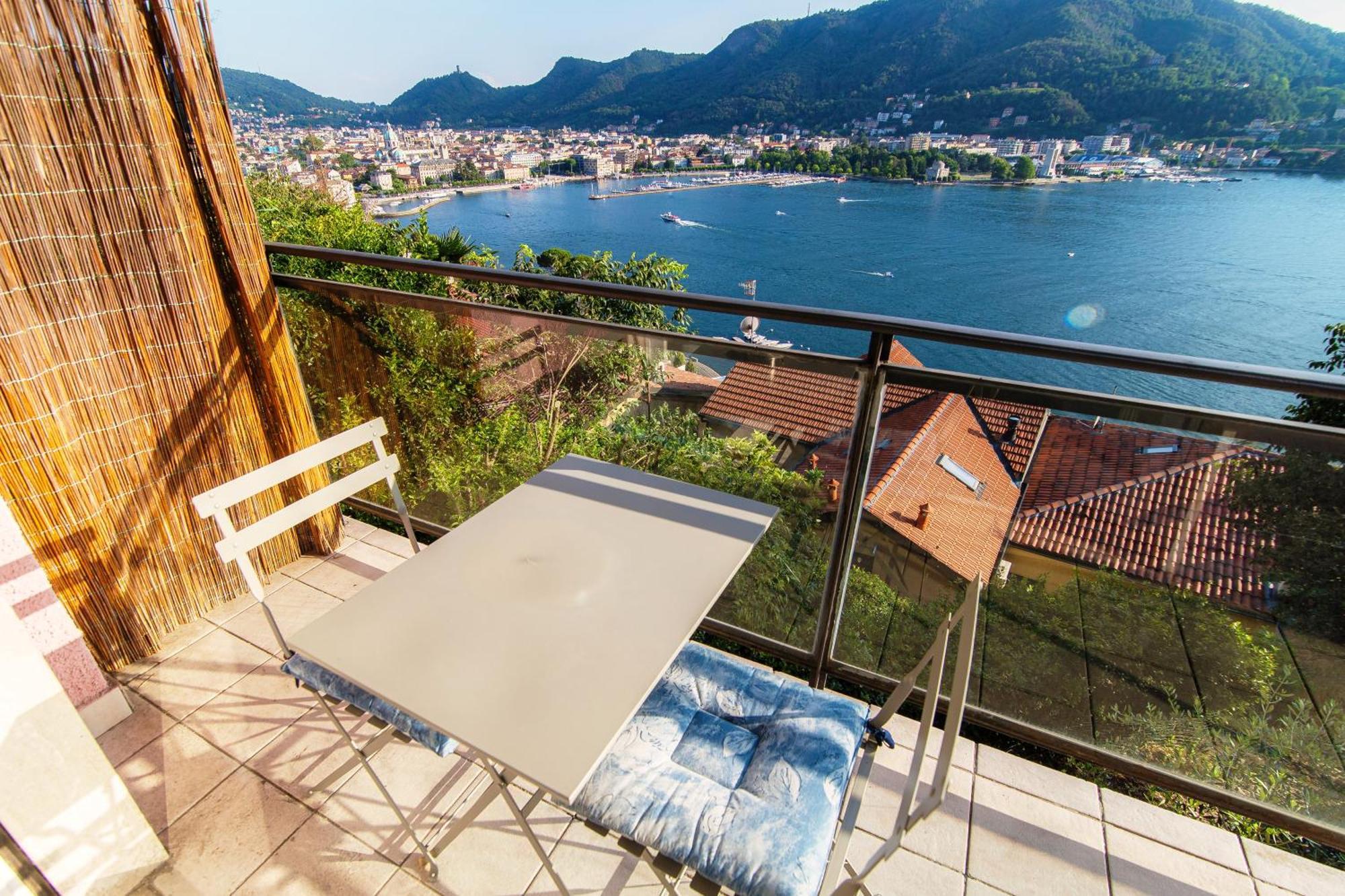 Window Flat - The House Of Travelers * Como