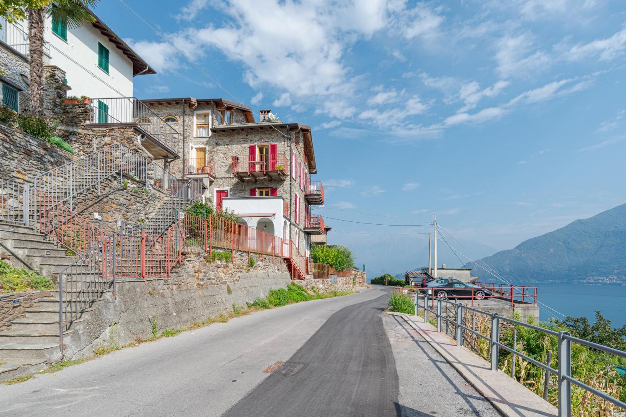 Belmonte Balcone * Pianello Del Lario