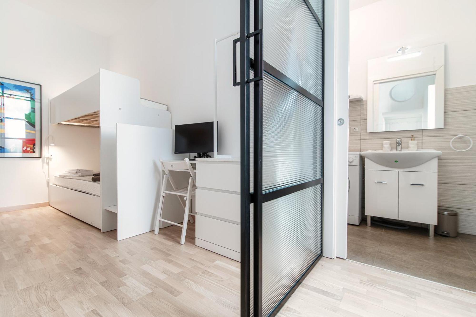 Casa Giulini - The House Of Travelers Apartment Como