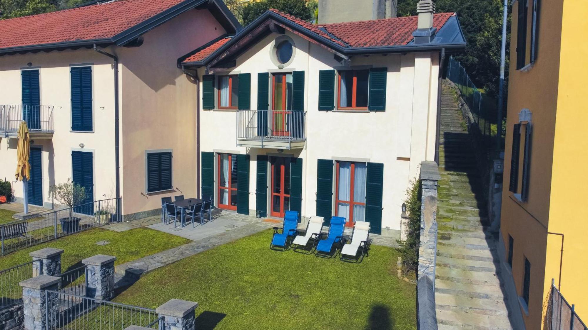 Luminosa - Private Parking, Garden Holiday home