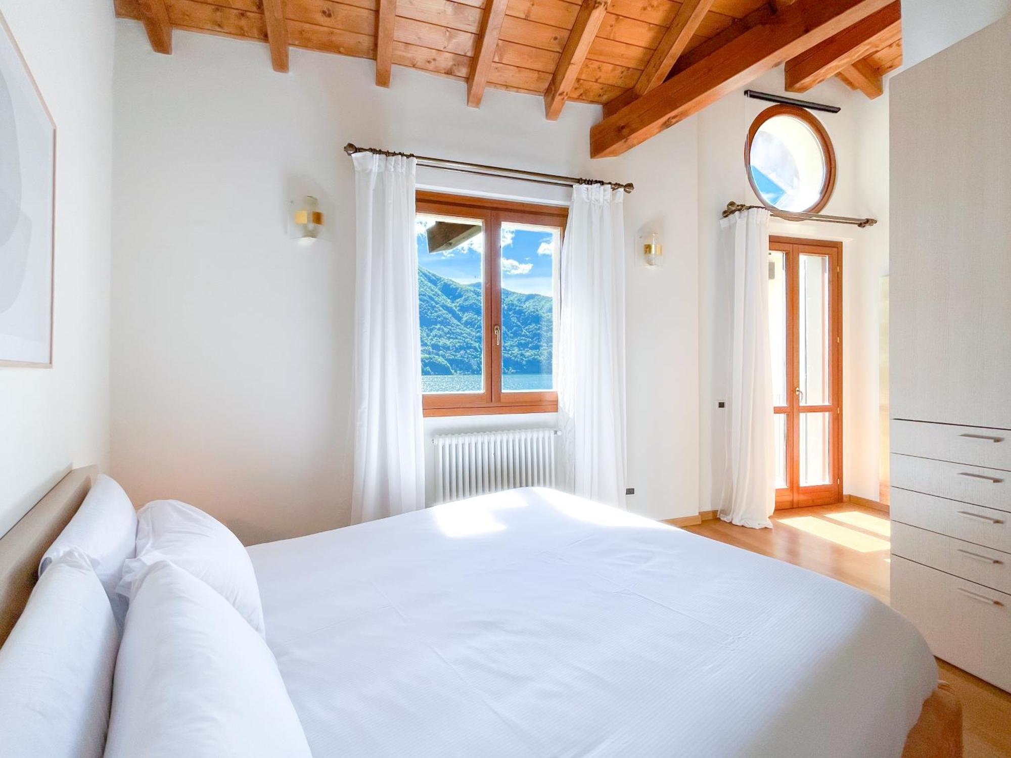 Luminosa - Private Parking, Garden Holiday home