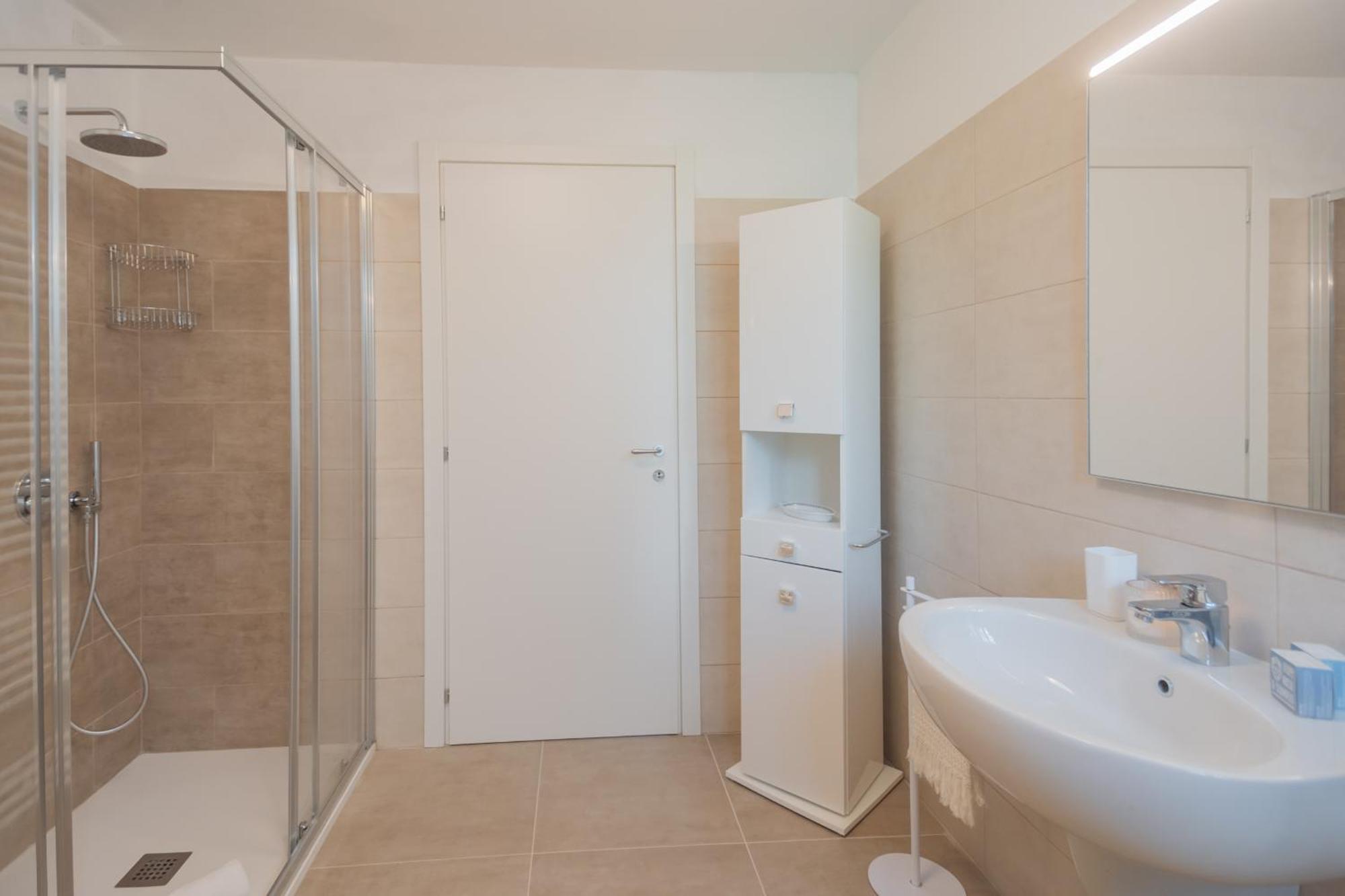 La Quiete With Private Garden By Rent Laglio