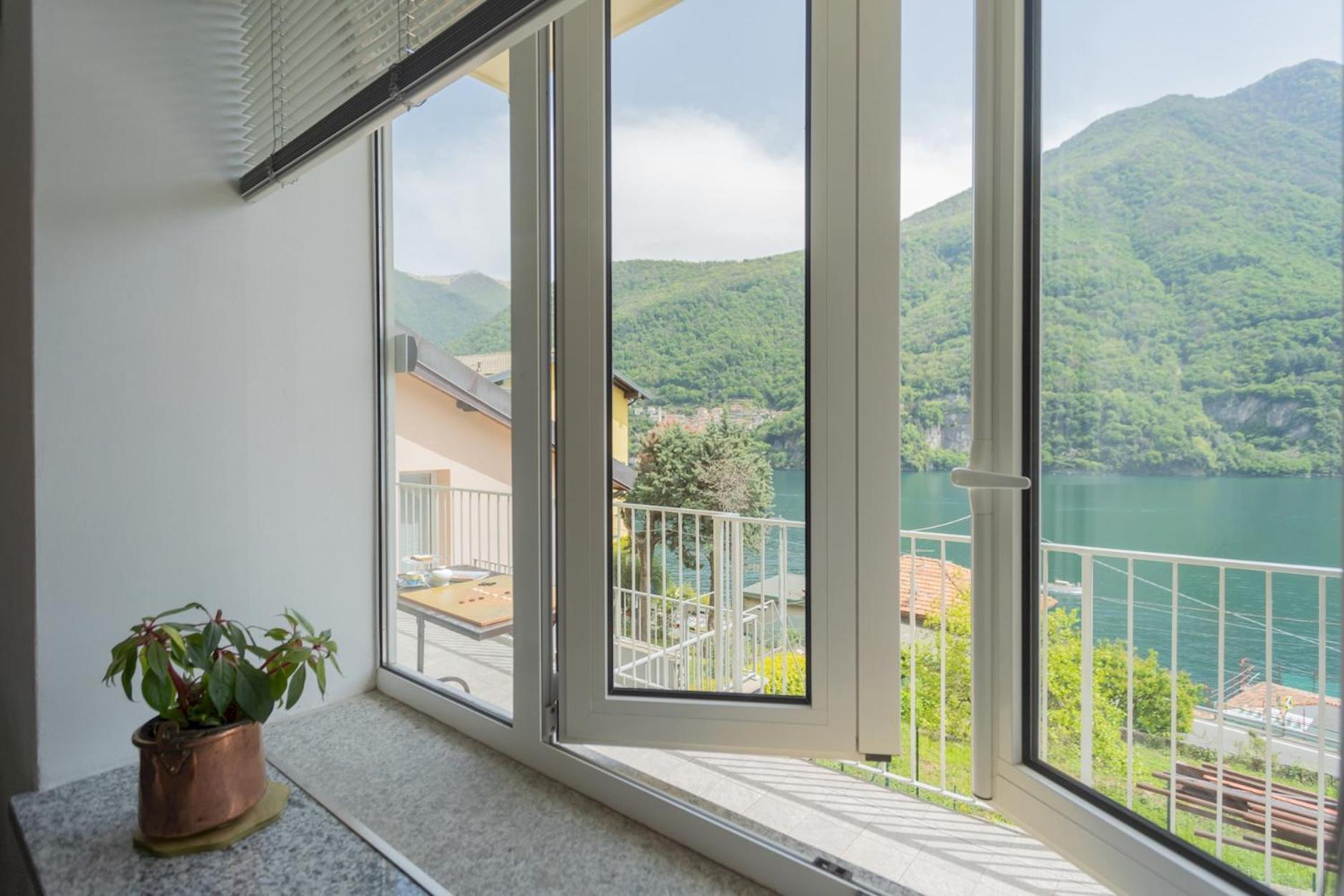 Apartment La Quiete With Private Garden By Rent Laglio