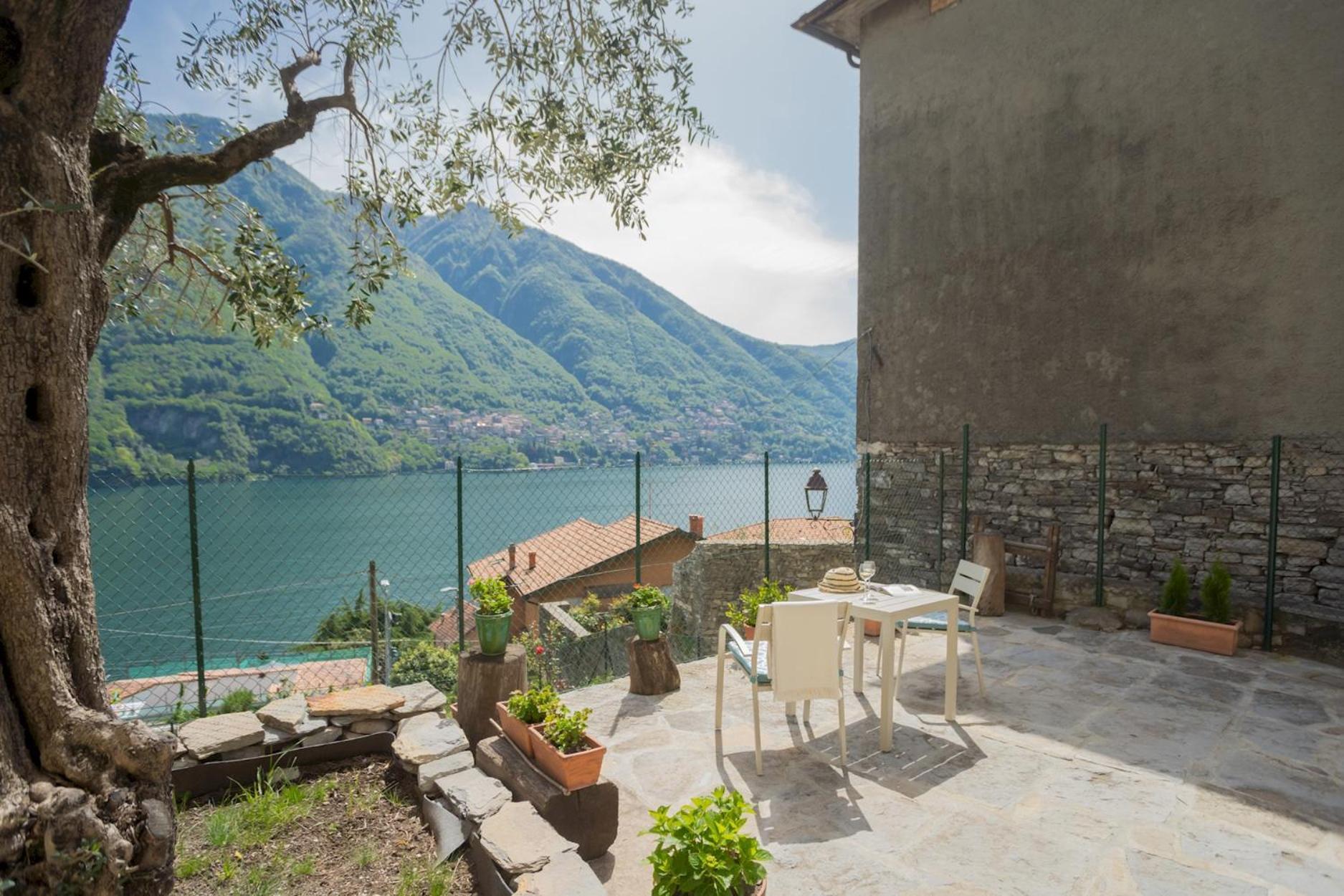 La Quiete With Private Garden By Rent Laglio