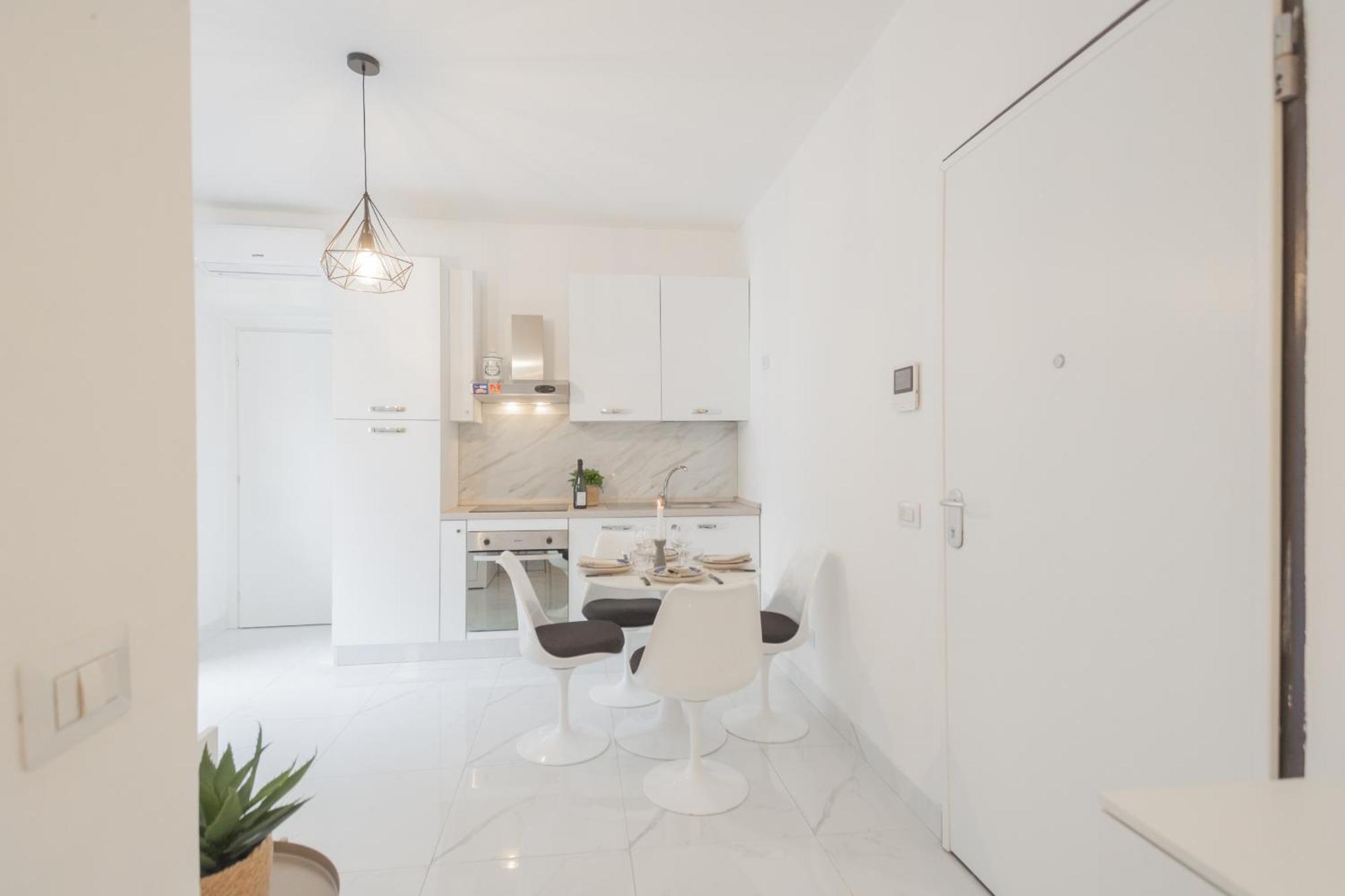 Luce By Rent Apartment Como