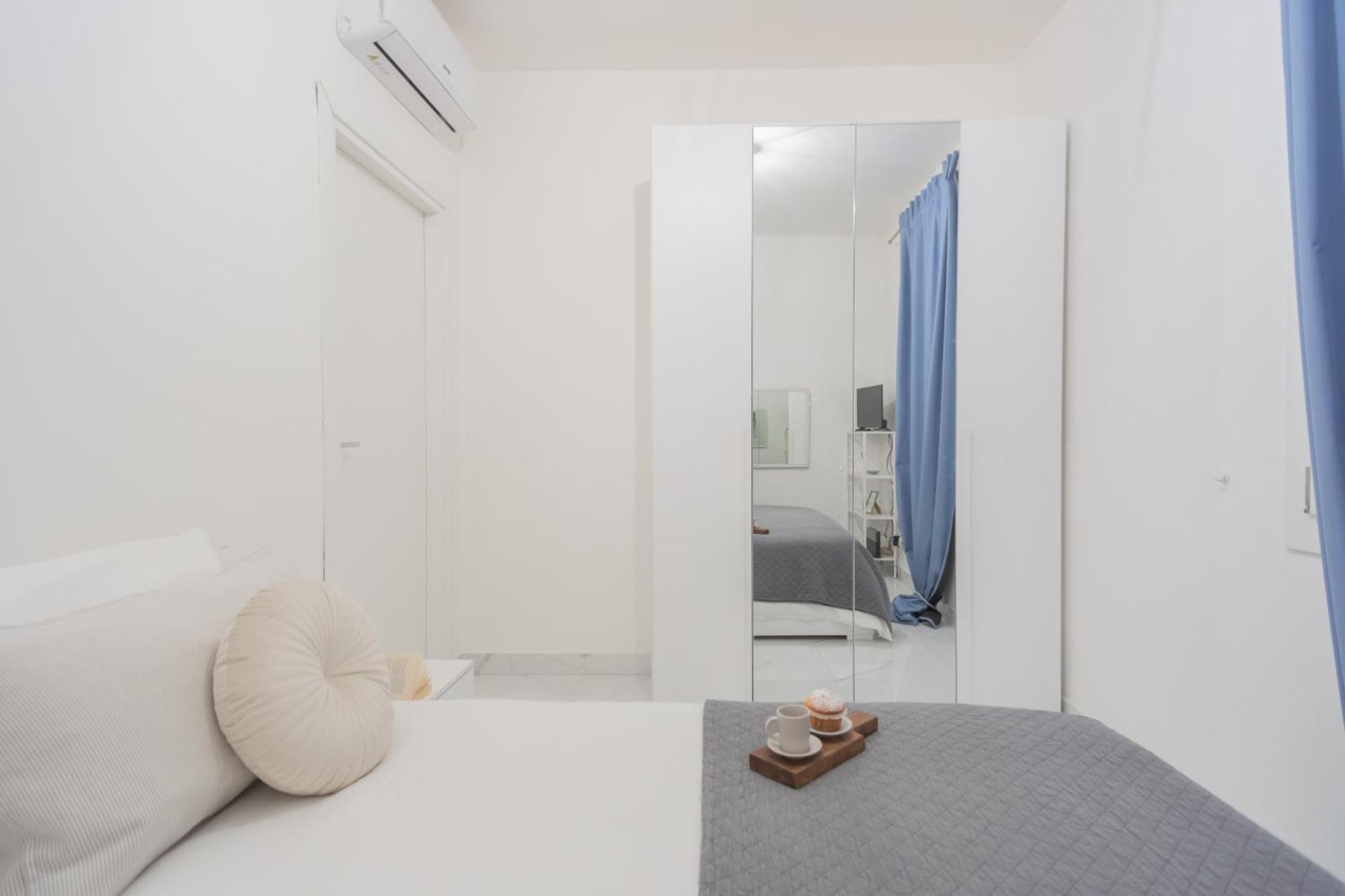 Luce By Rent Apartment Como