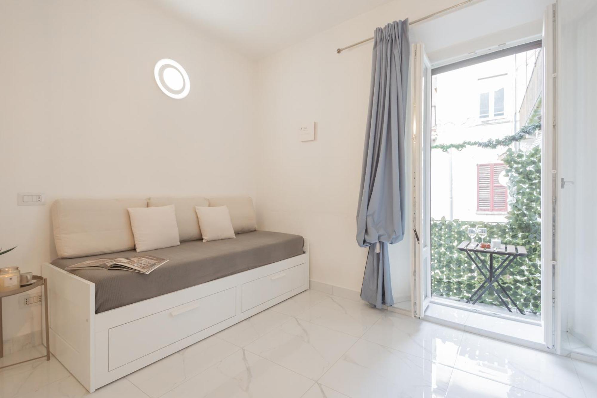 Luce By Rent Como