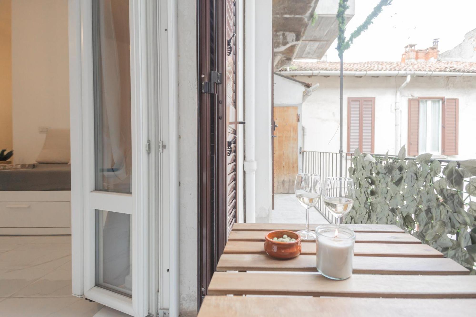 Luce By Rent Apartment Como