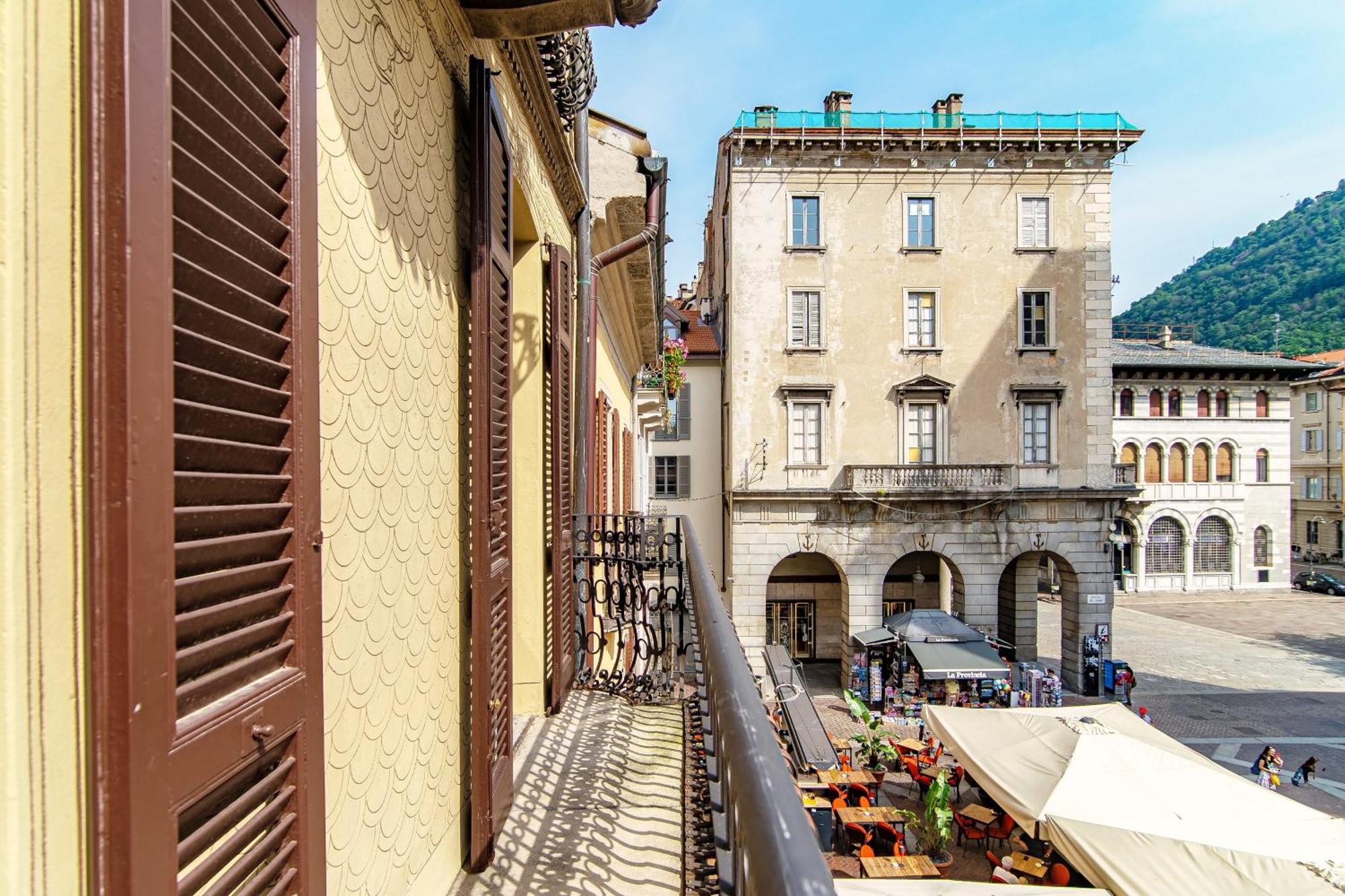 Dome's Magic - The House Of Travelers Apartment Como