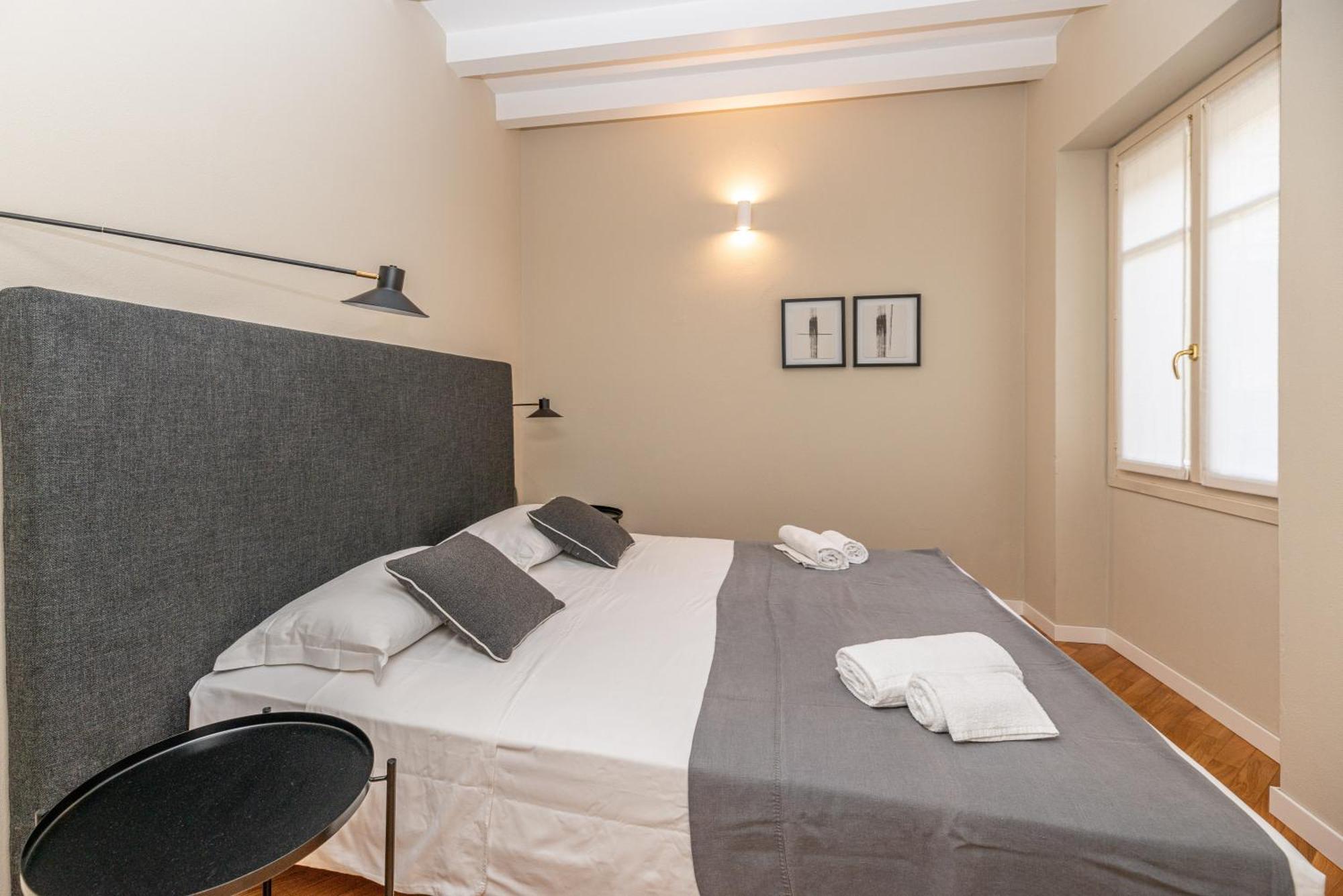 Historical Center Brand New Gem * Como
