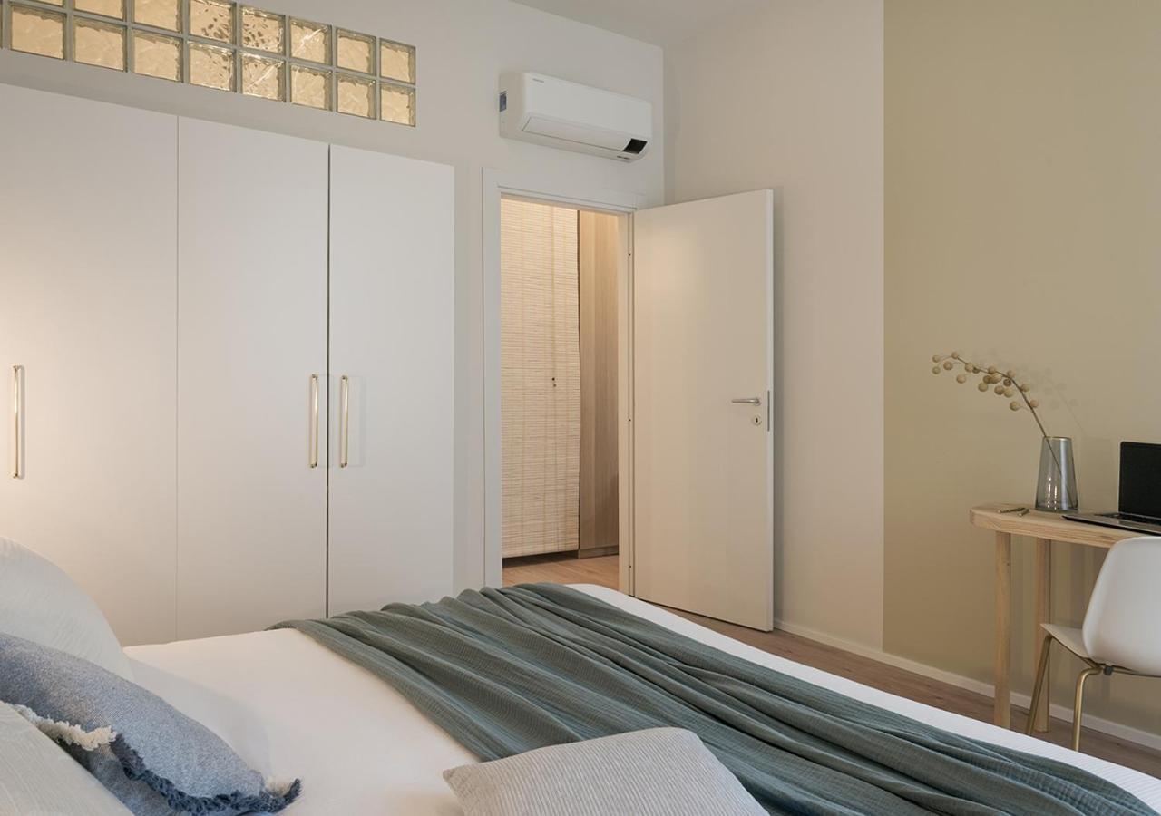 Exclusive Blue - Center - - Near Station Apartment