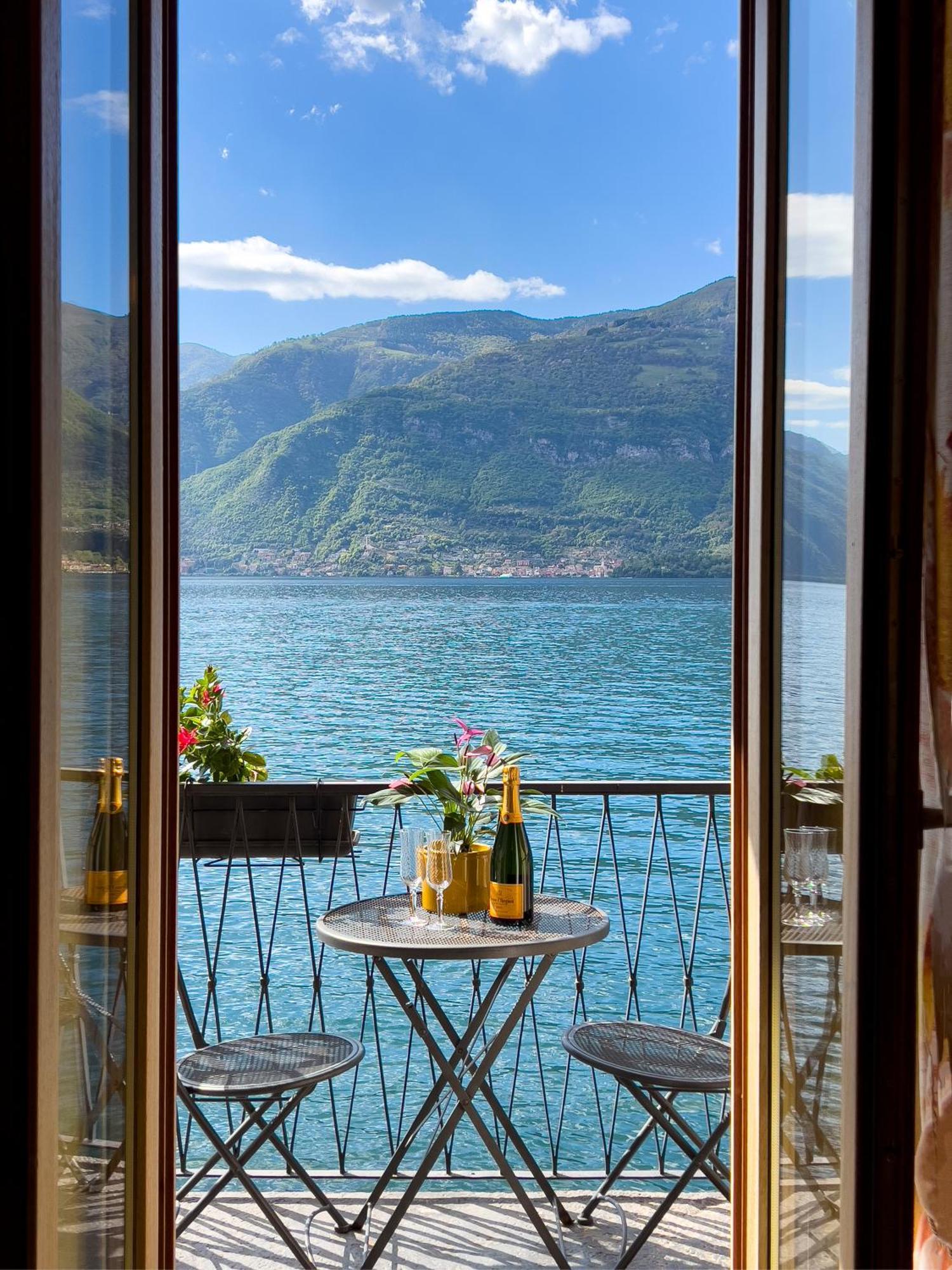 Apartment Try On With Balcony *