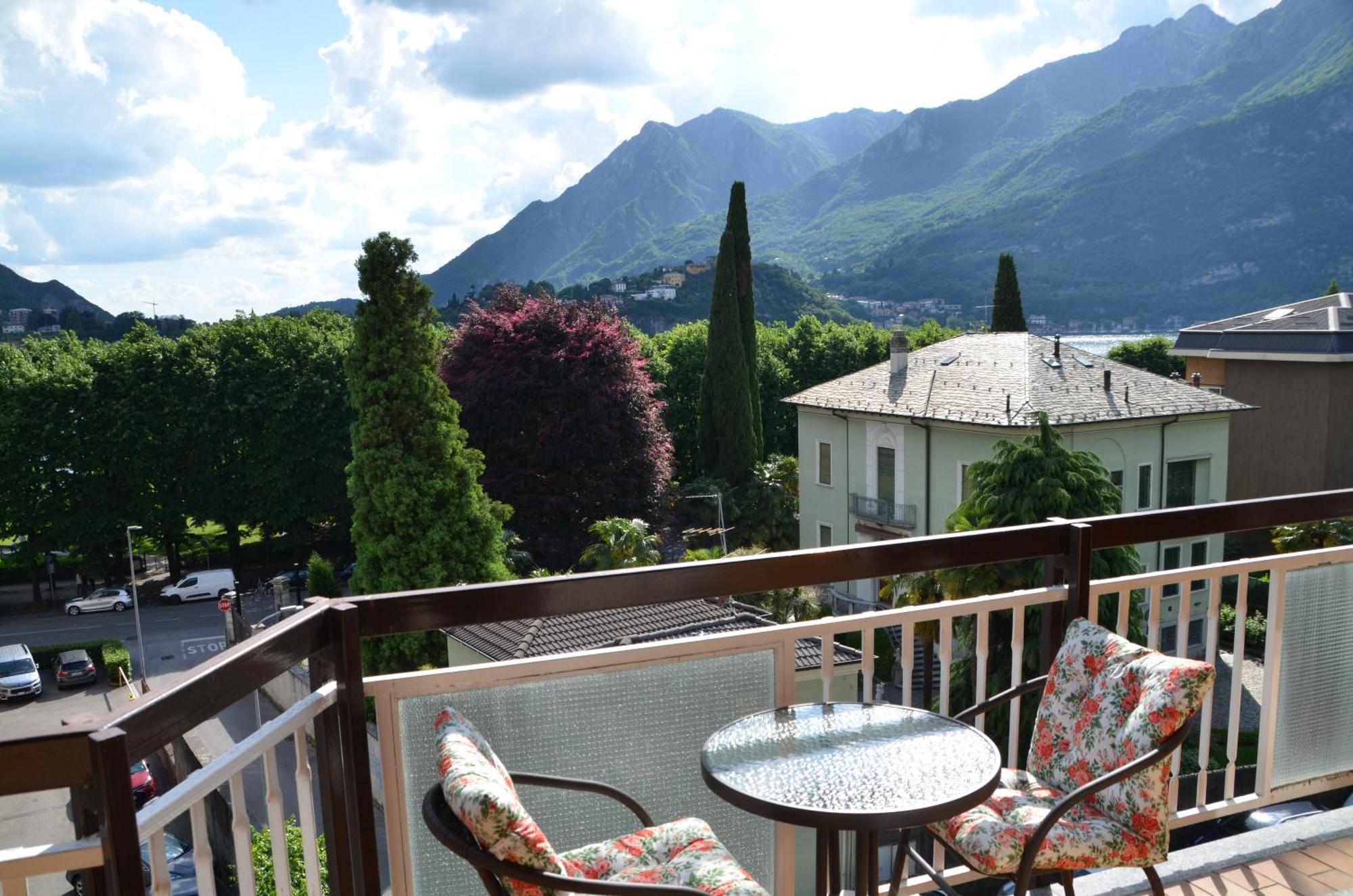 Big Romantic Lake View & Terrace Lecco