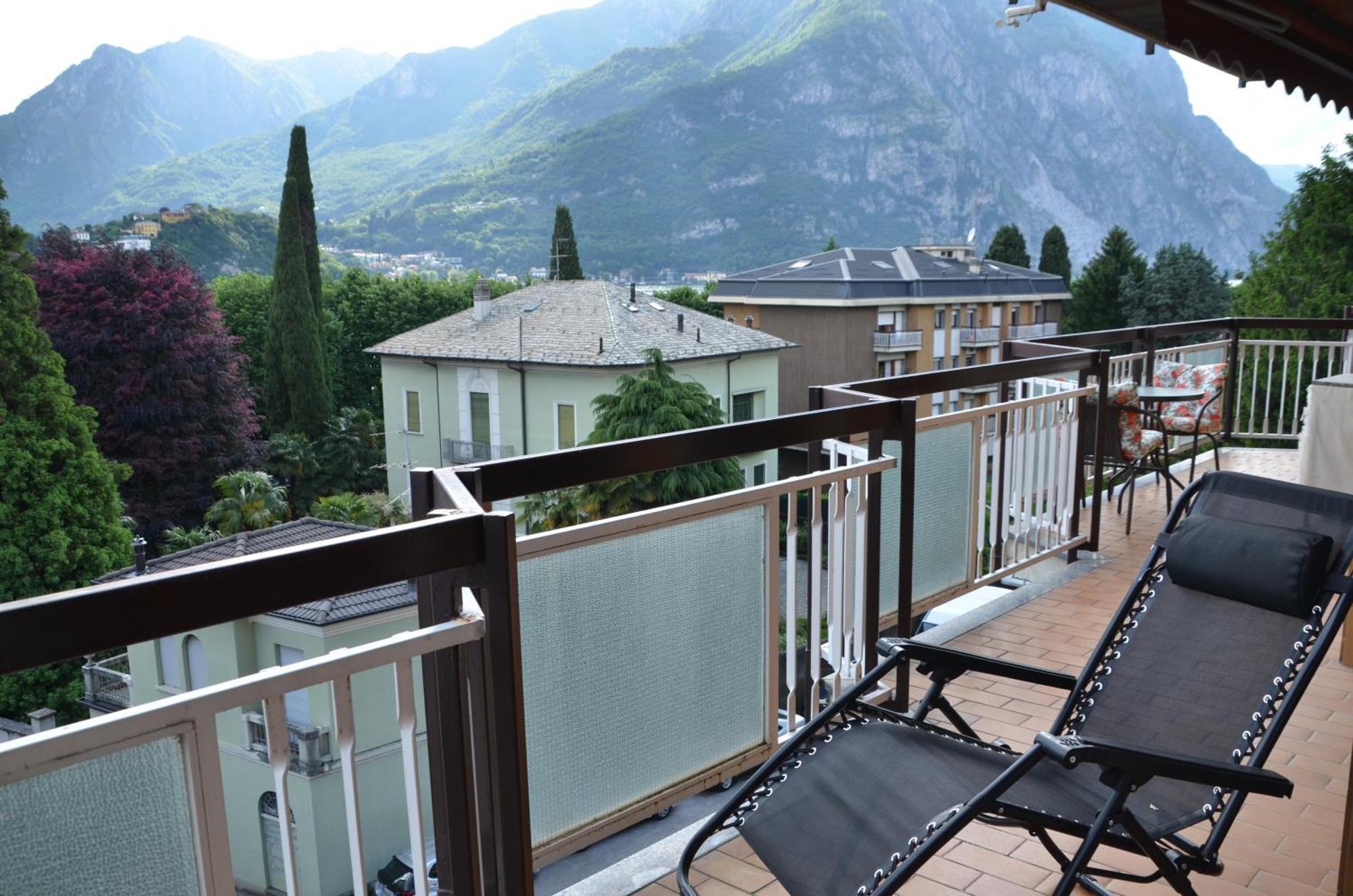 Big Romantic Lake View & Terrace Apartment Lecco