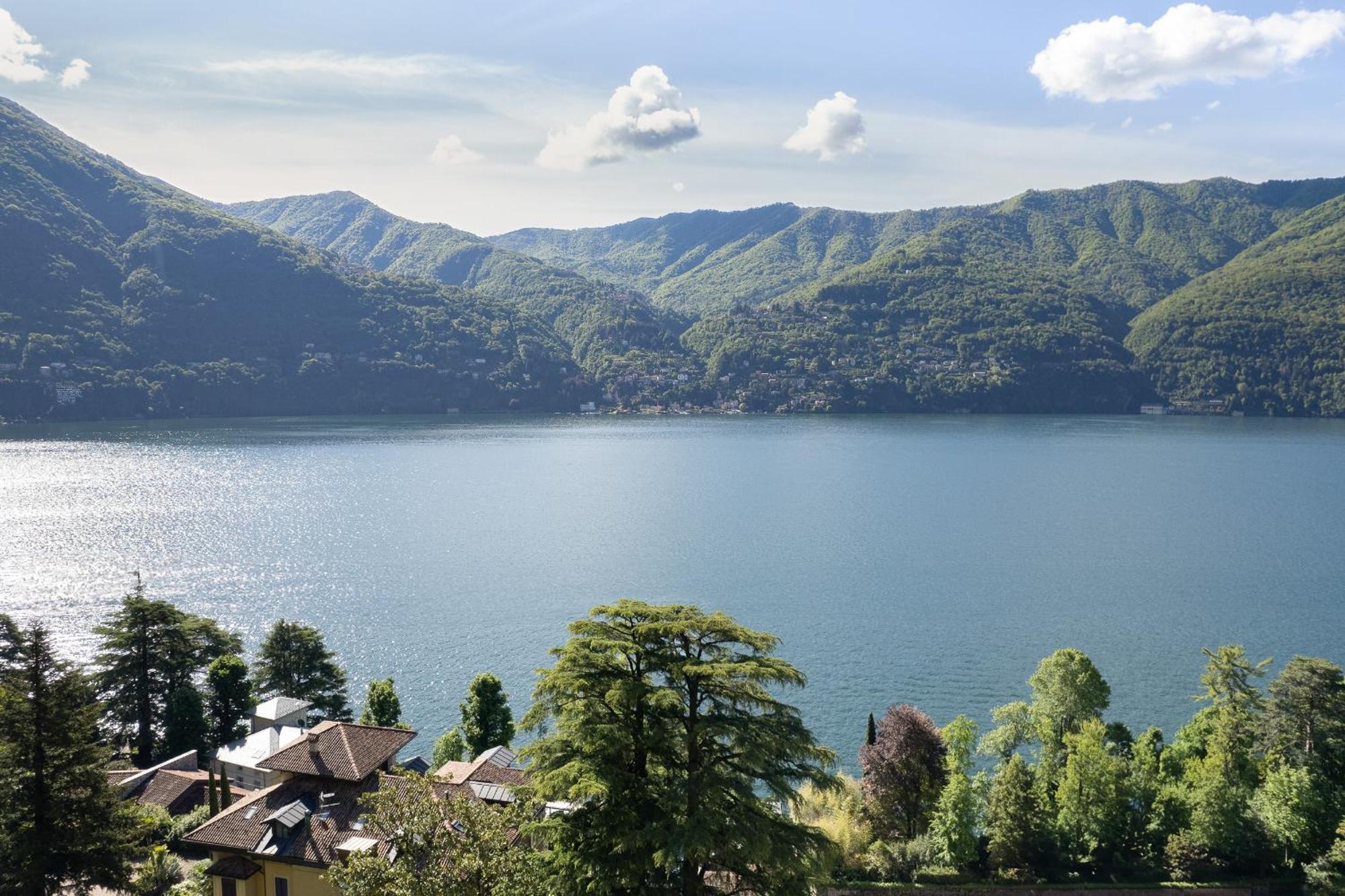 Villa Magnolia - Lakeview Pool And Covered Parking Laglio