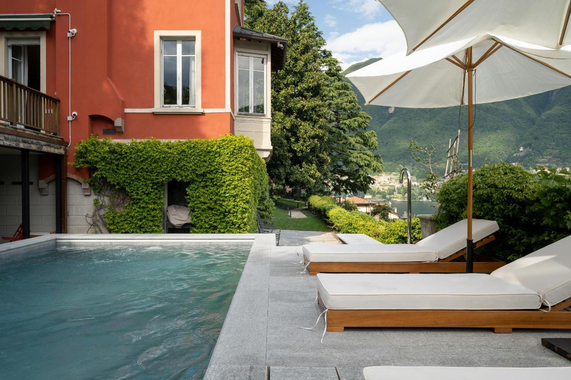 Villa Magnolia - Lakeview Pool And Covered Parking *