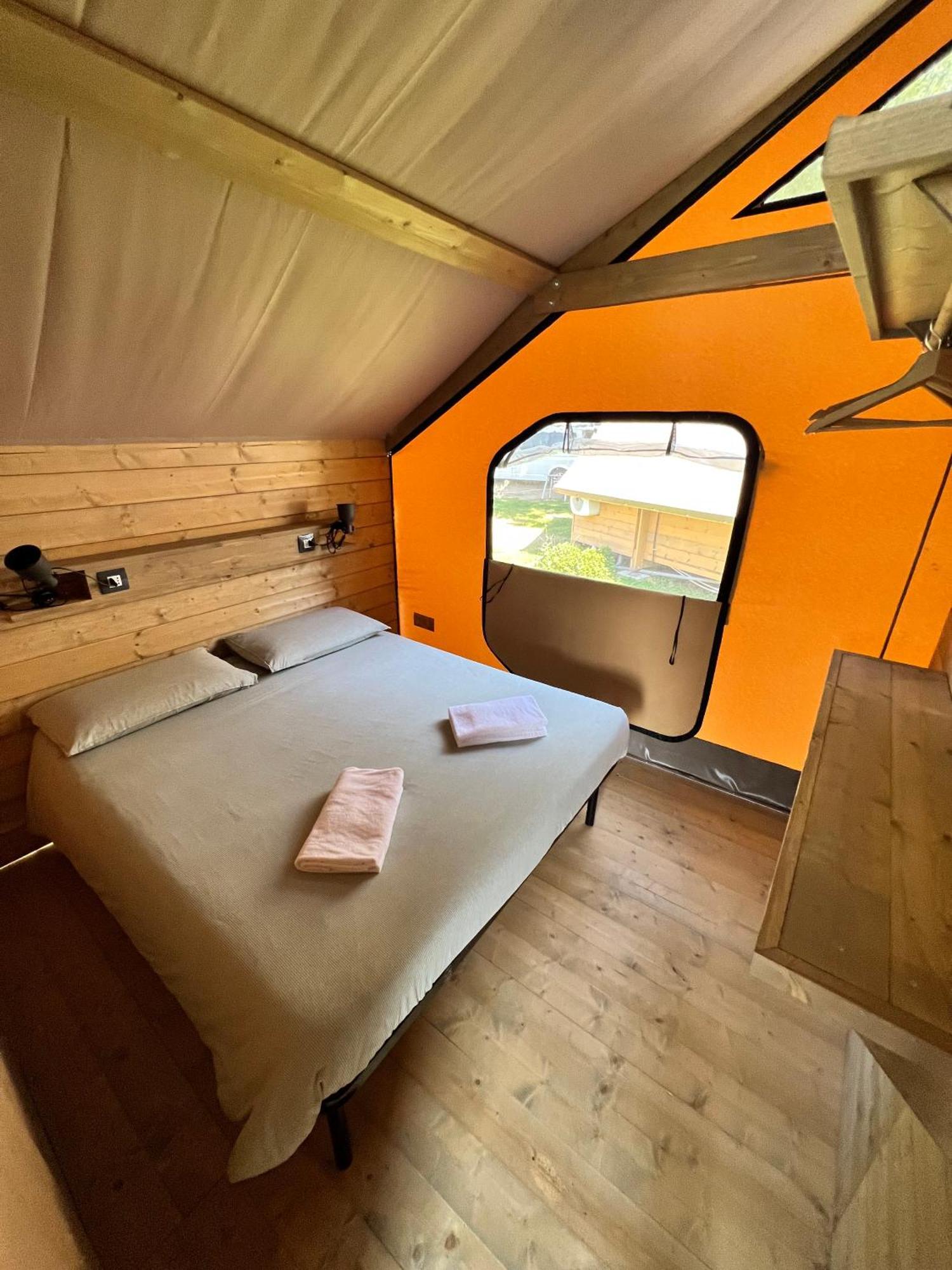 Glamping Rivabella Luxury tent Lecco