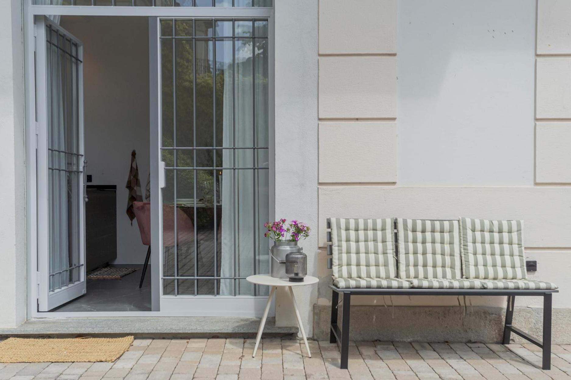 Piccola Lotus By Rent Apartment