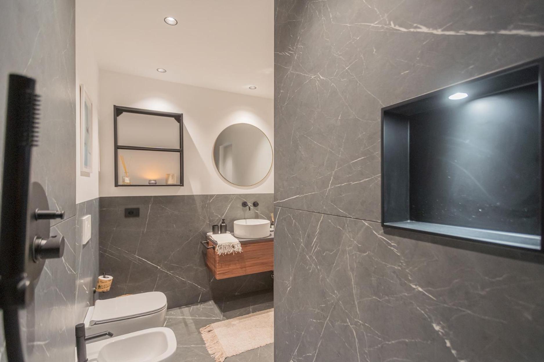 Piccola Lotus By Rent Carate Urio