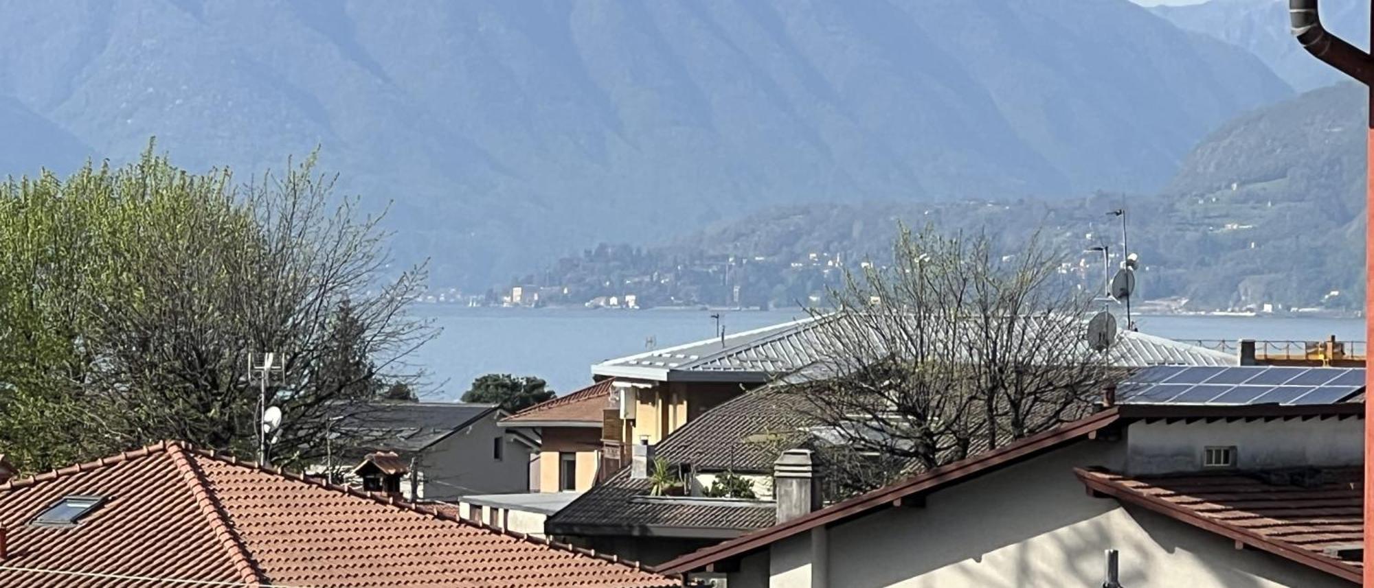 Apartment And River Feelings -