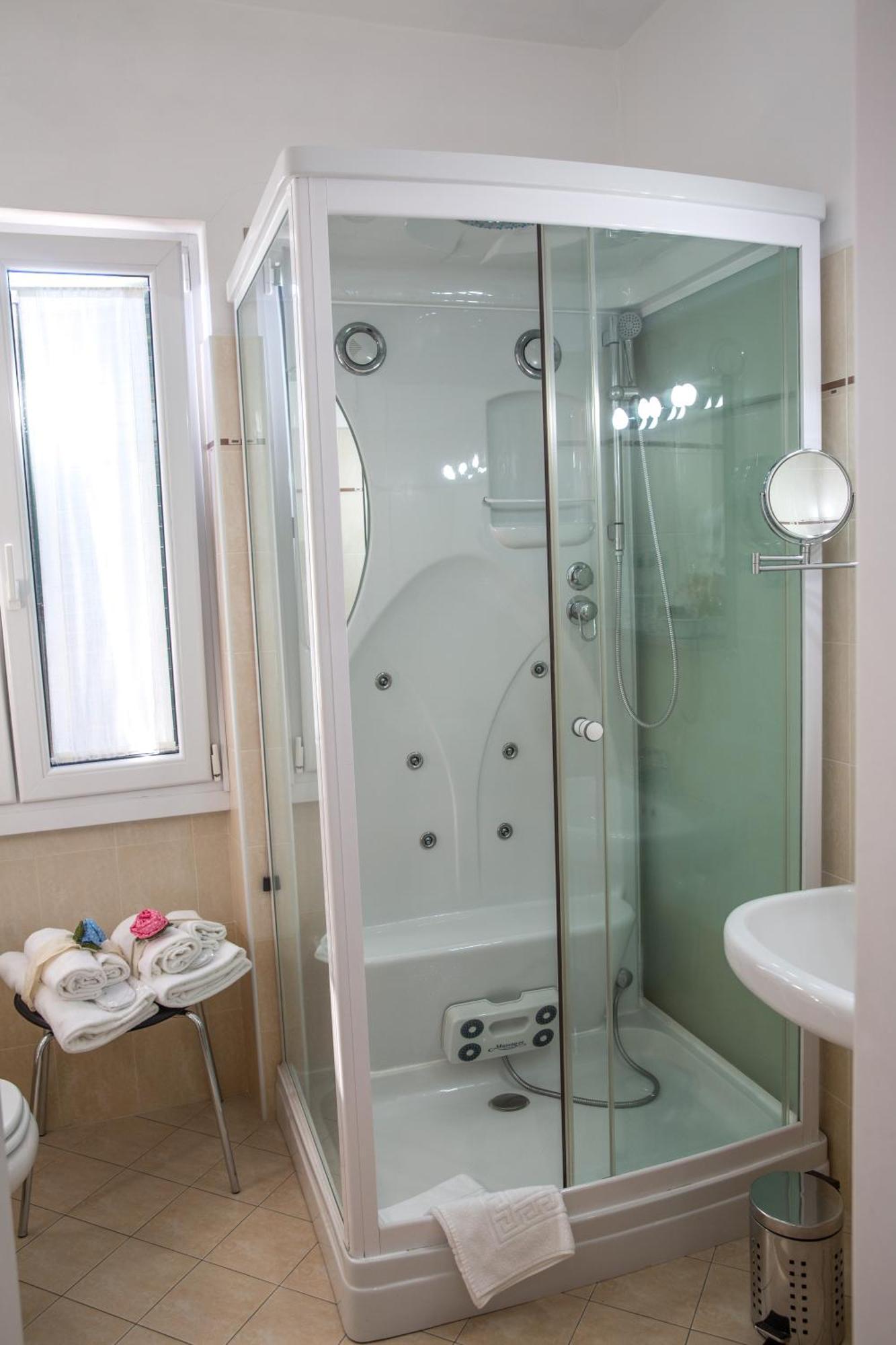 Lauro Hotel 3*