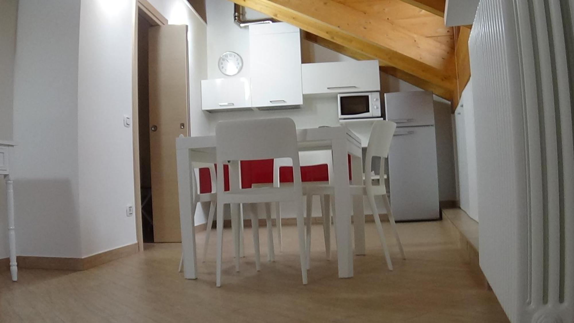 Santabbondio Apartment Como