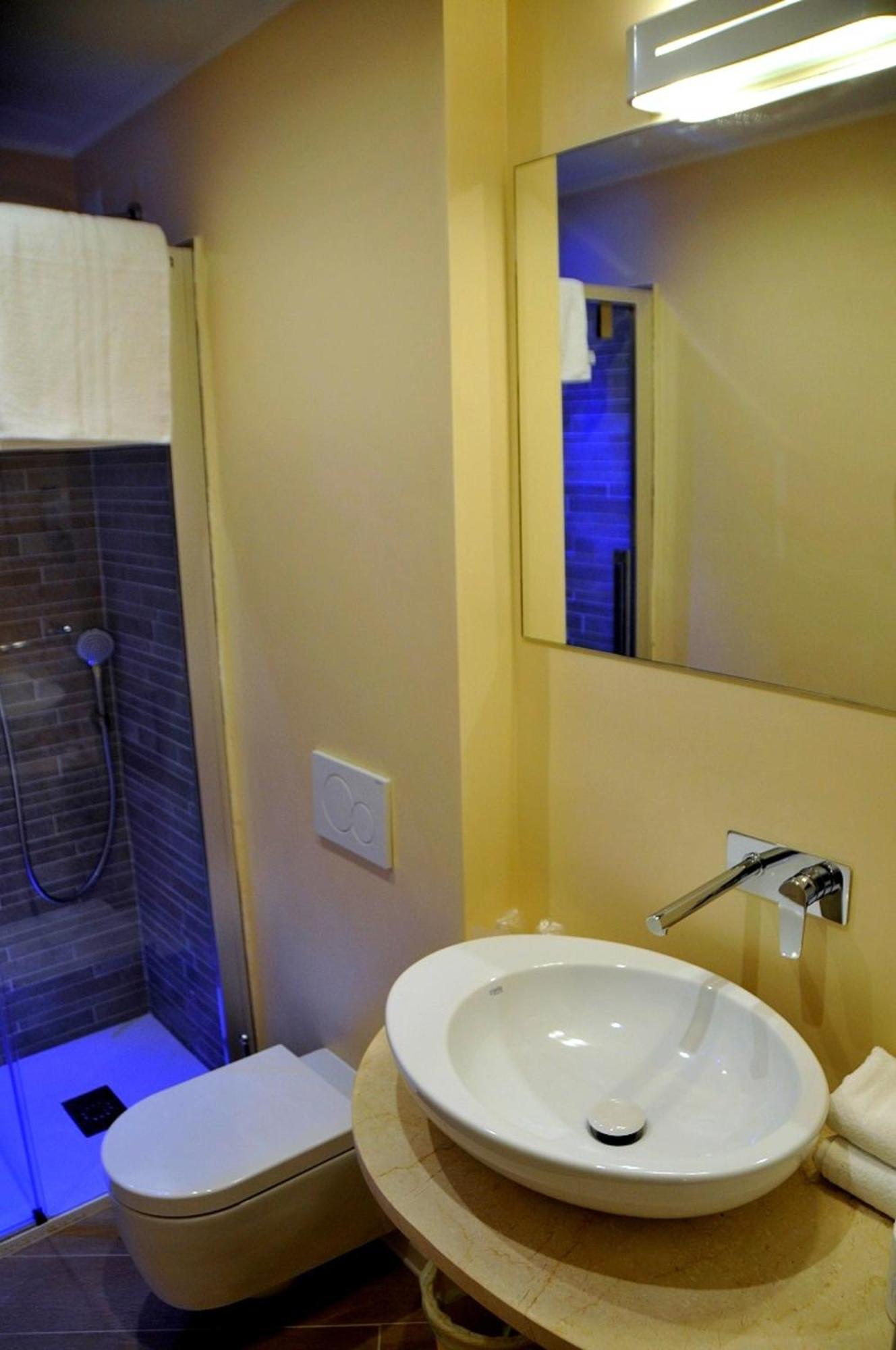 La Corte Fiorita Guest house 2*