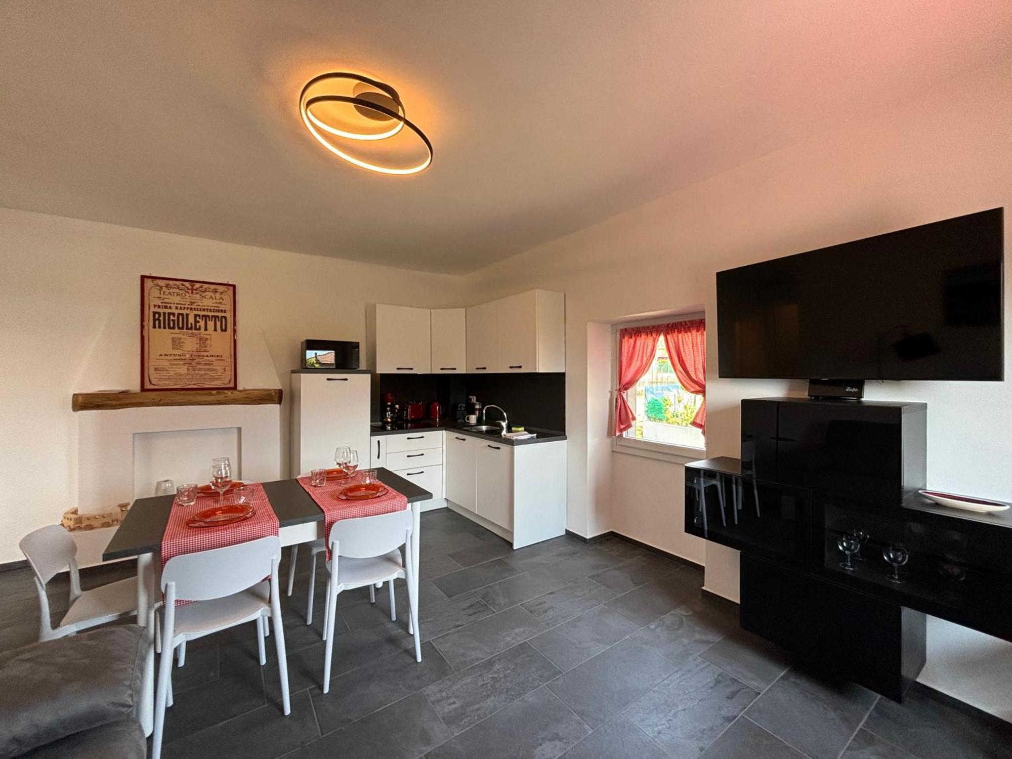 Apartment Rigoletto, Garden, Air Comnditioning - Larihome A69 Dongo